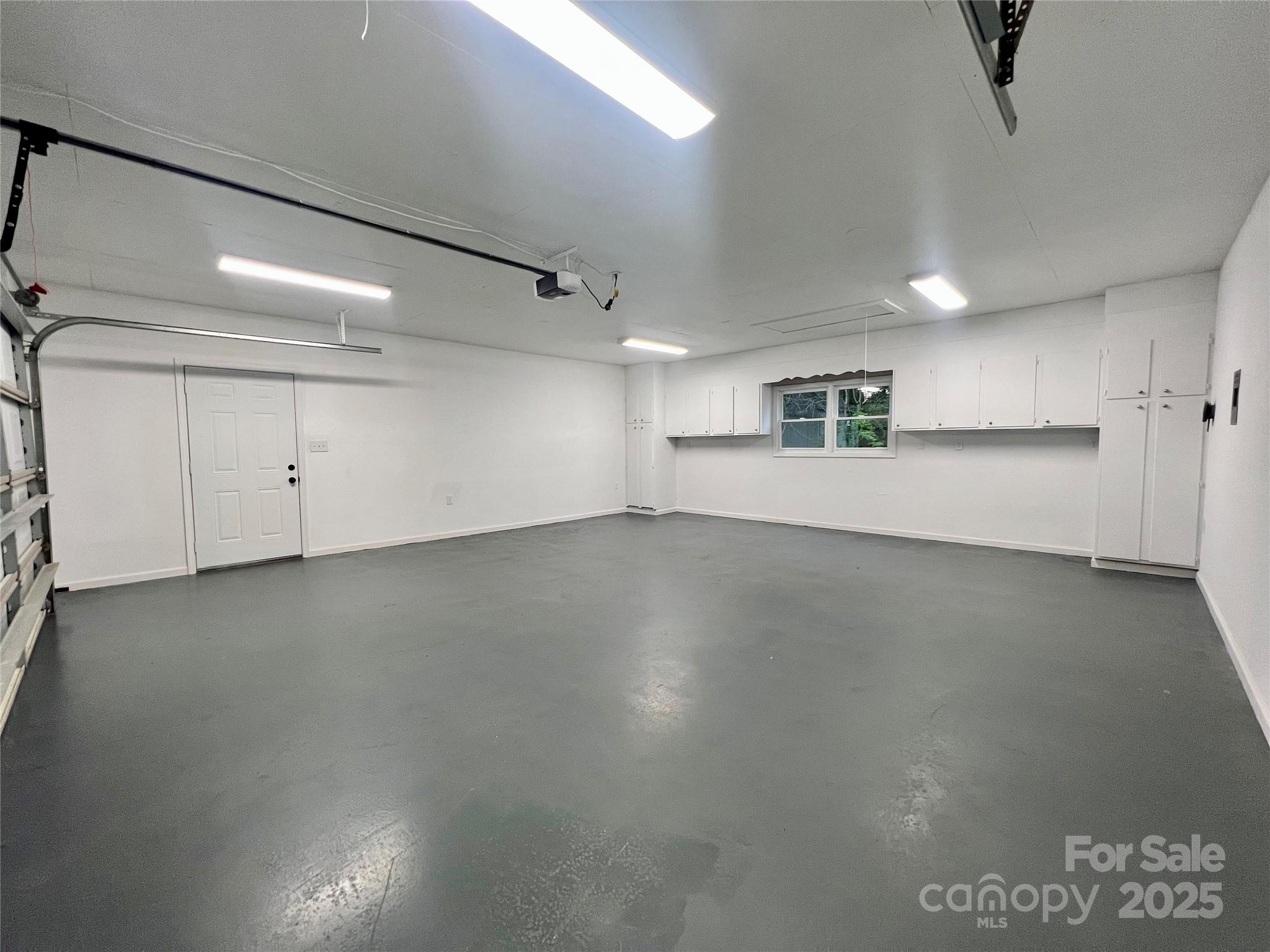 1586 Kenlane Drive Property Photo 18