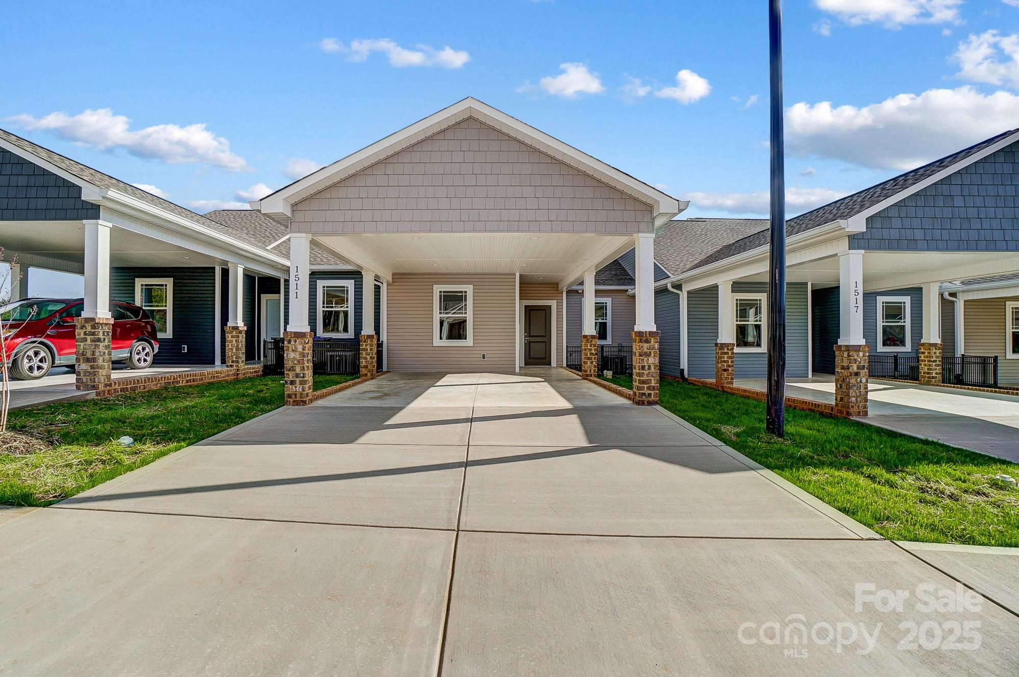 1511 28th Street Place Property Photo 1