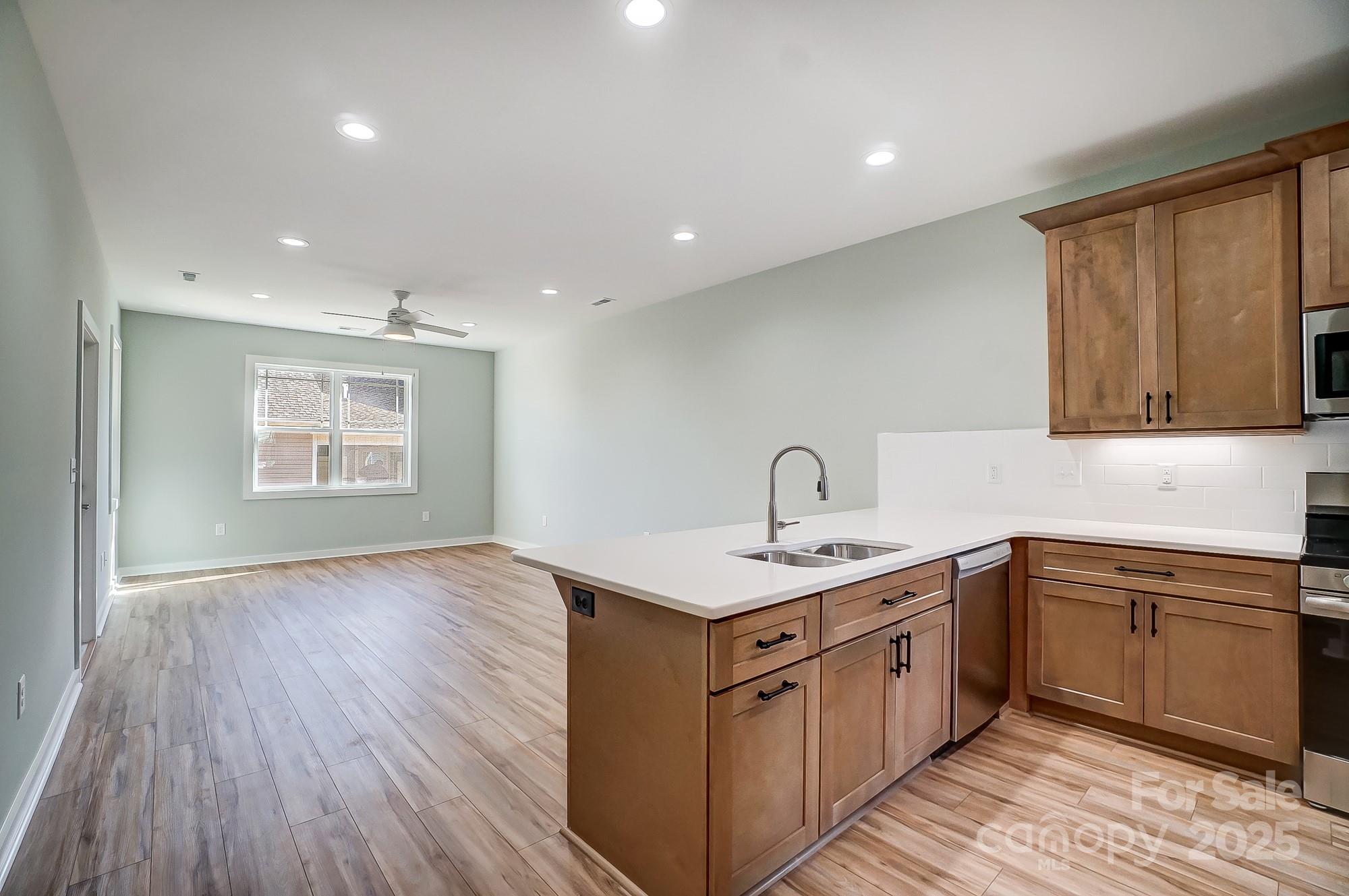 1511 28th Street Place Property Photo 4