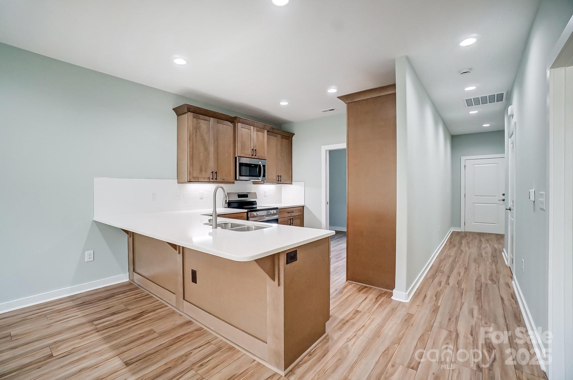 1511 28th Street Place Property Photo 5