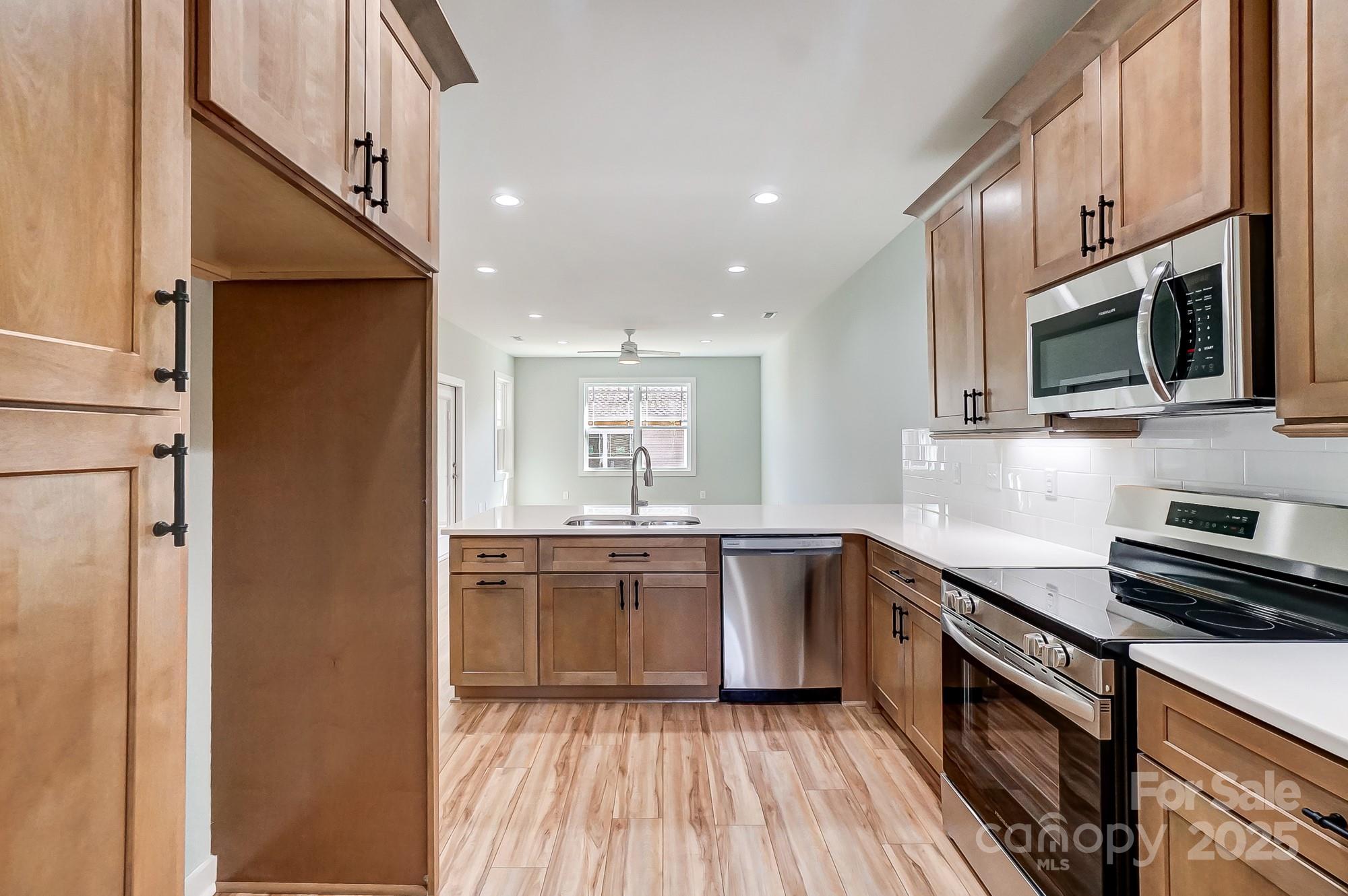 1511 28th Street Place Property Photo 6