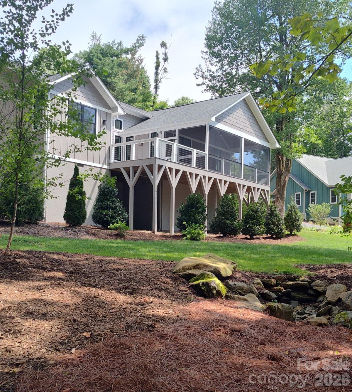 654 Hollybrook Drive Property Photo 2