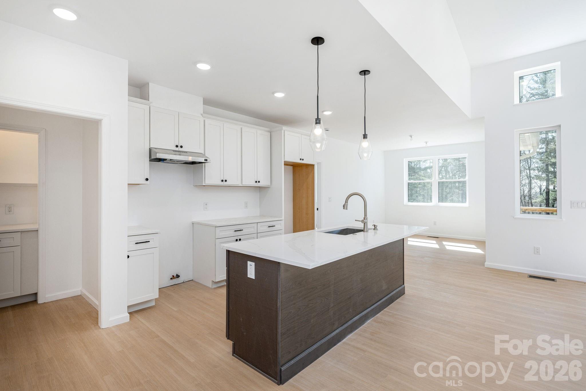 654 Hollybrook Drive Property Photo 16