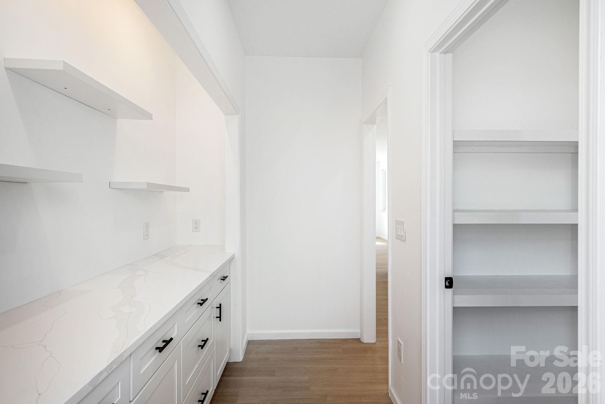 654 Hollybrook Drive Property Photo 29