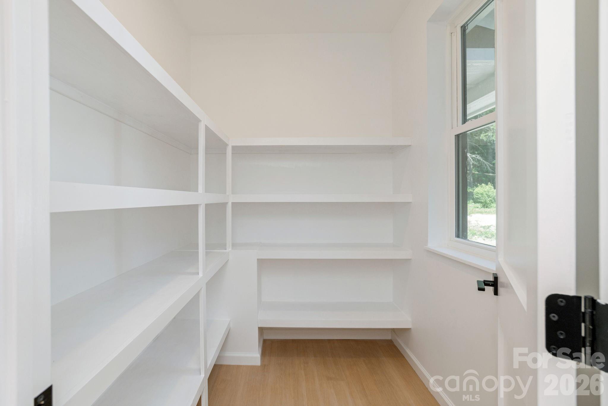 654 Hollybrook Drive Property Photo 30