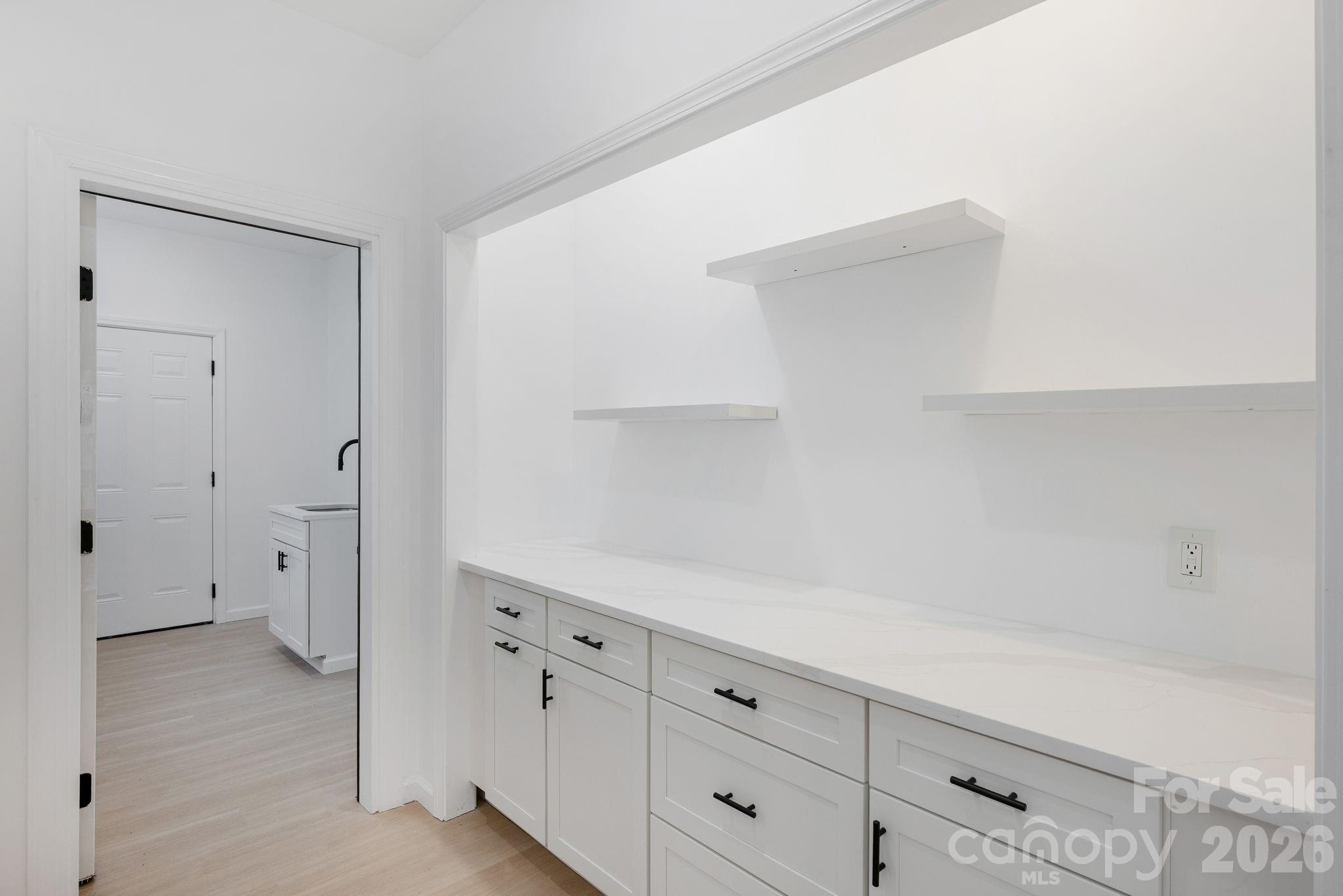 654 Hollybrook Drive Property Photo 31