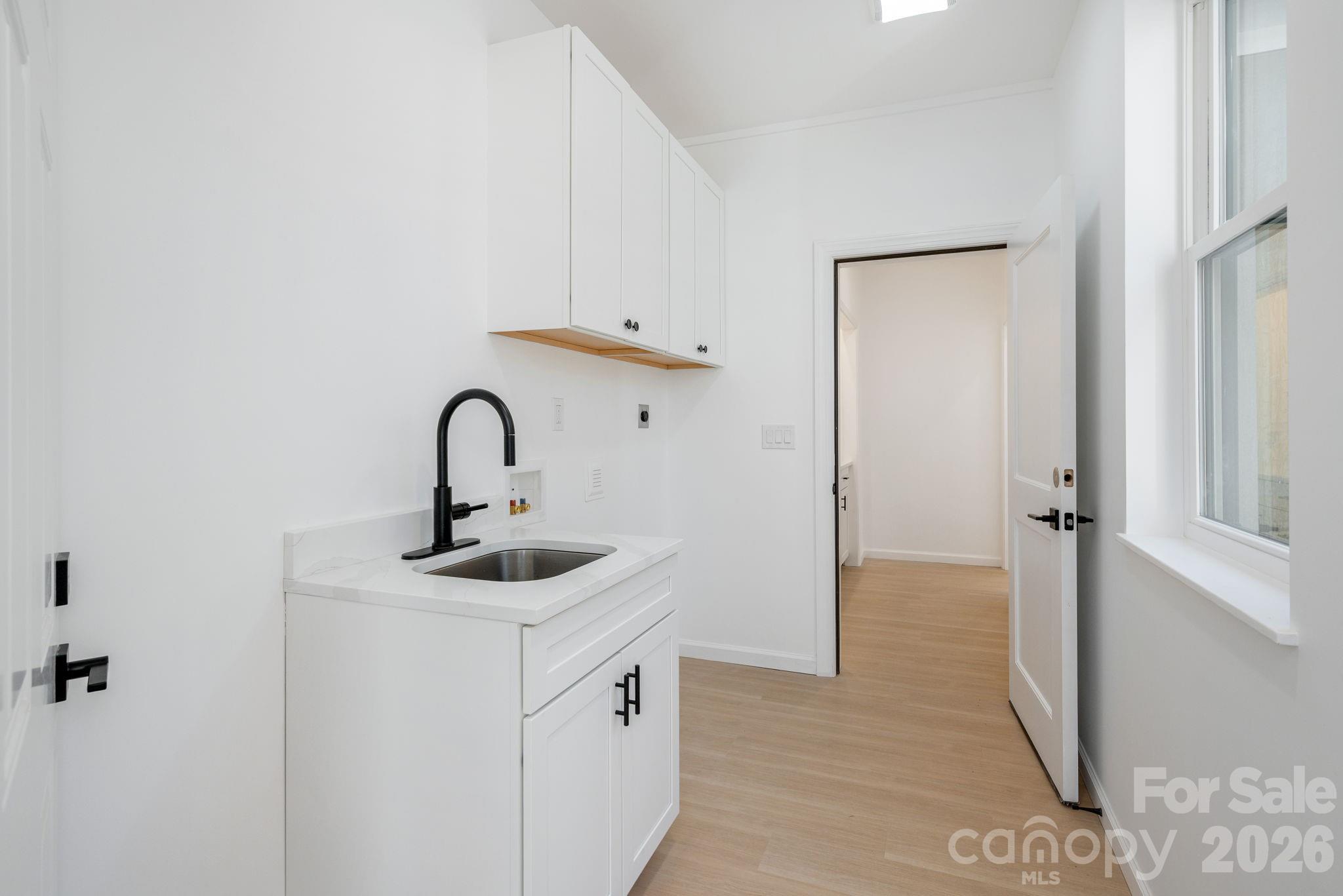 654 Hollybrook Drive Property Photo 33