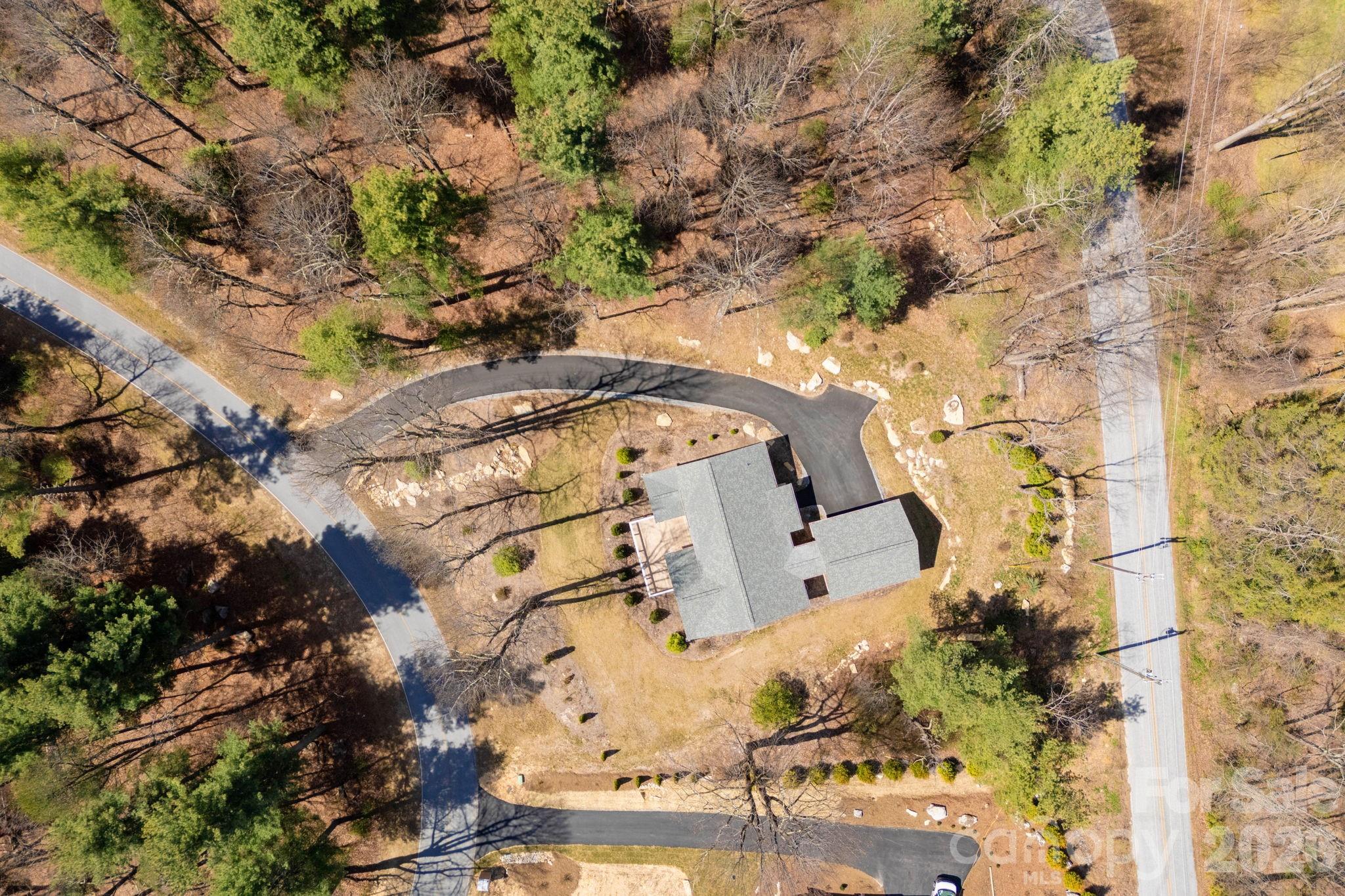 654 Hollybrook Drive Property Photo 34
