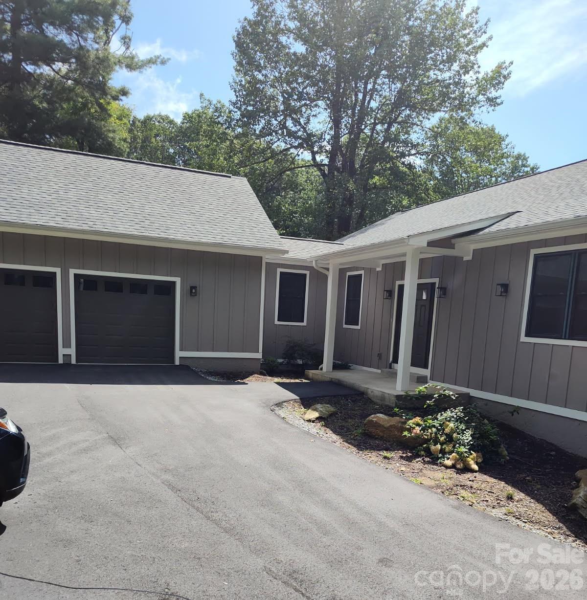 654 Hollybrook Drive Property Photo 37