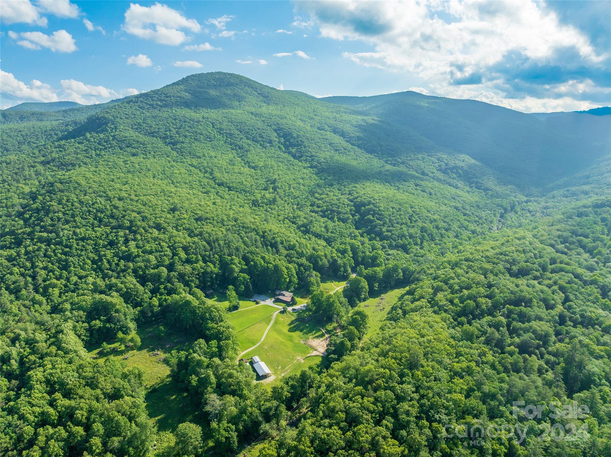 500 Winding Gap Road Property Photo 2