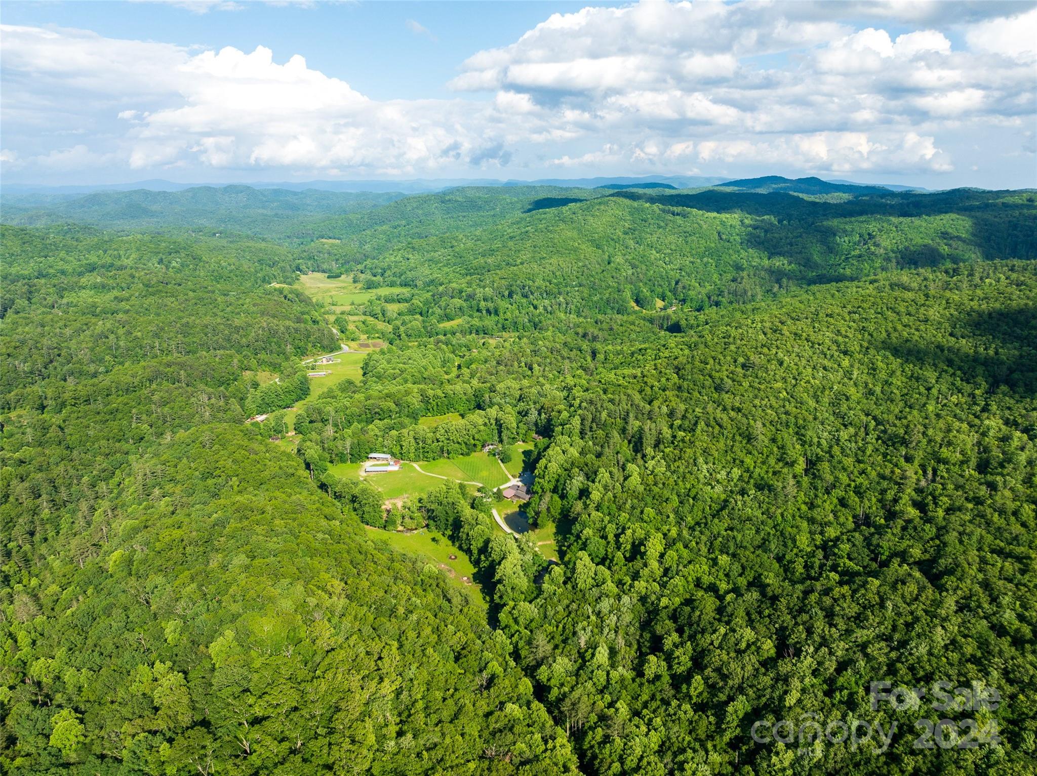 500 Winding Gap Road Property Photo 3