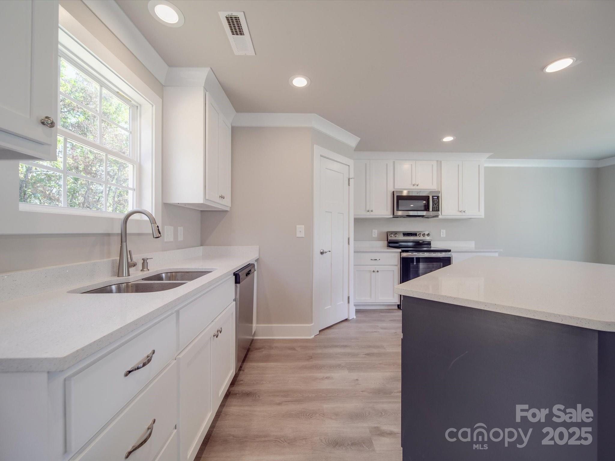 1133 Heather Oak Lane 78 Property Photo 6