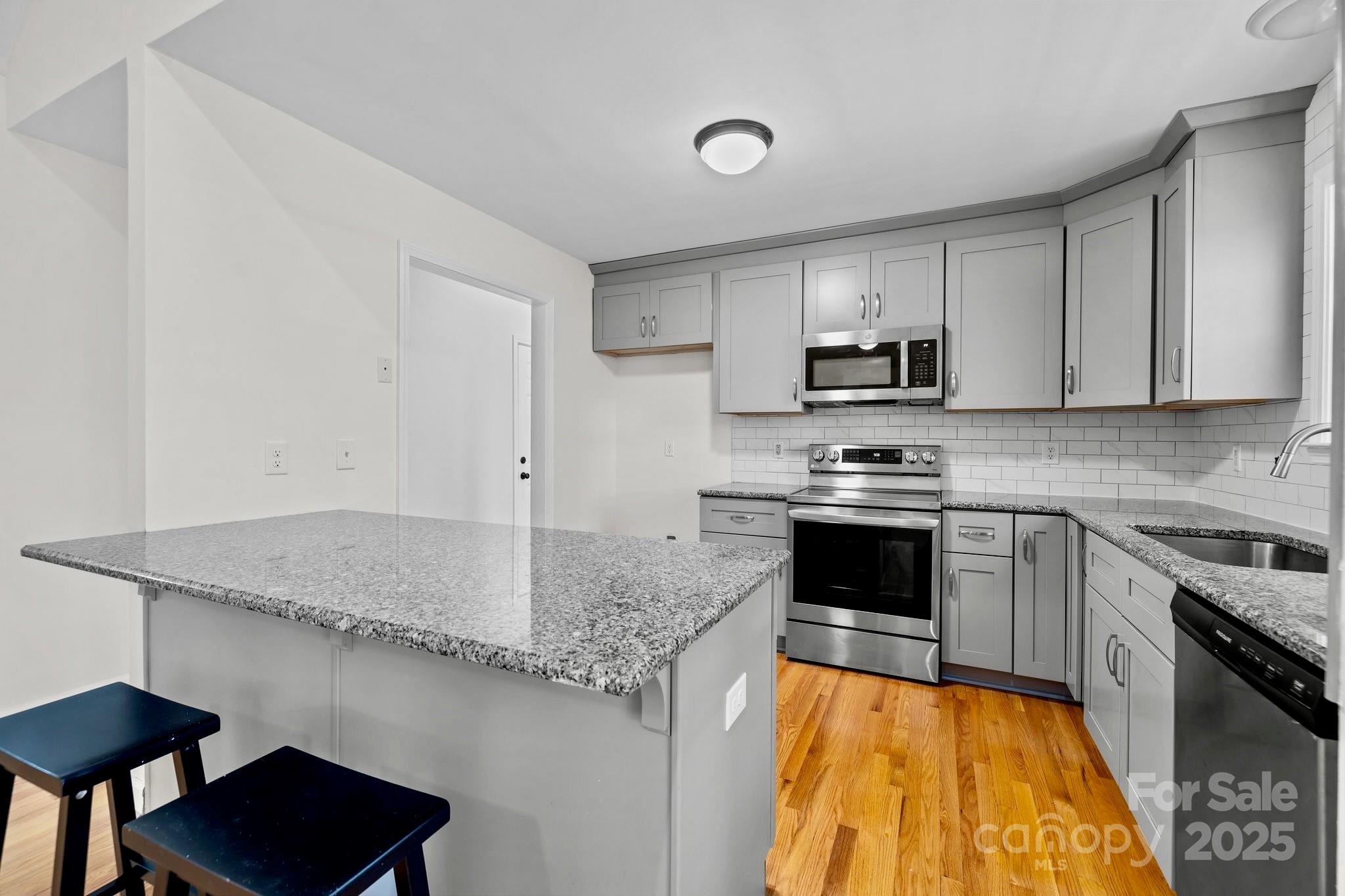 902 Snow Prince Lane Property Photo 13
