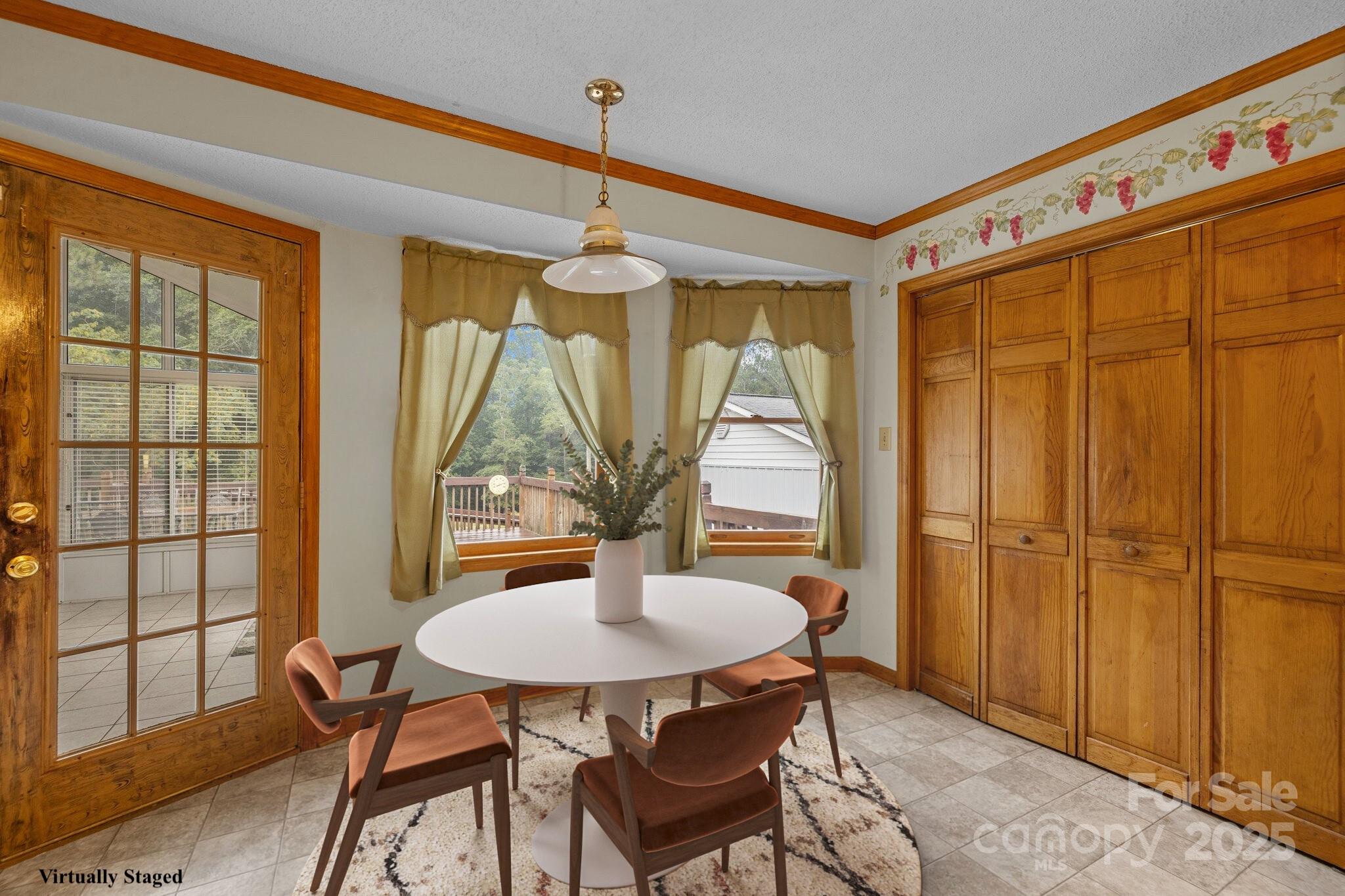 1895 S Arant Street Property Photo 6
