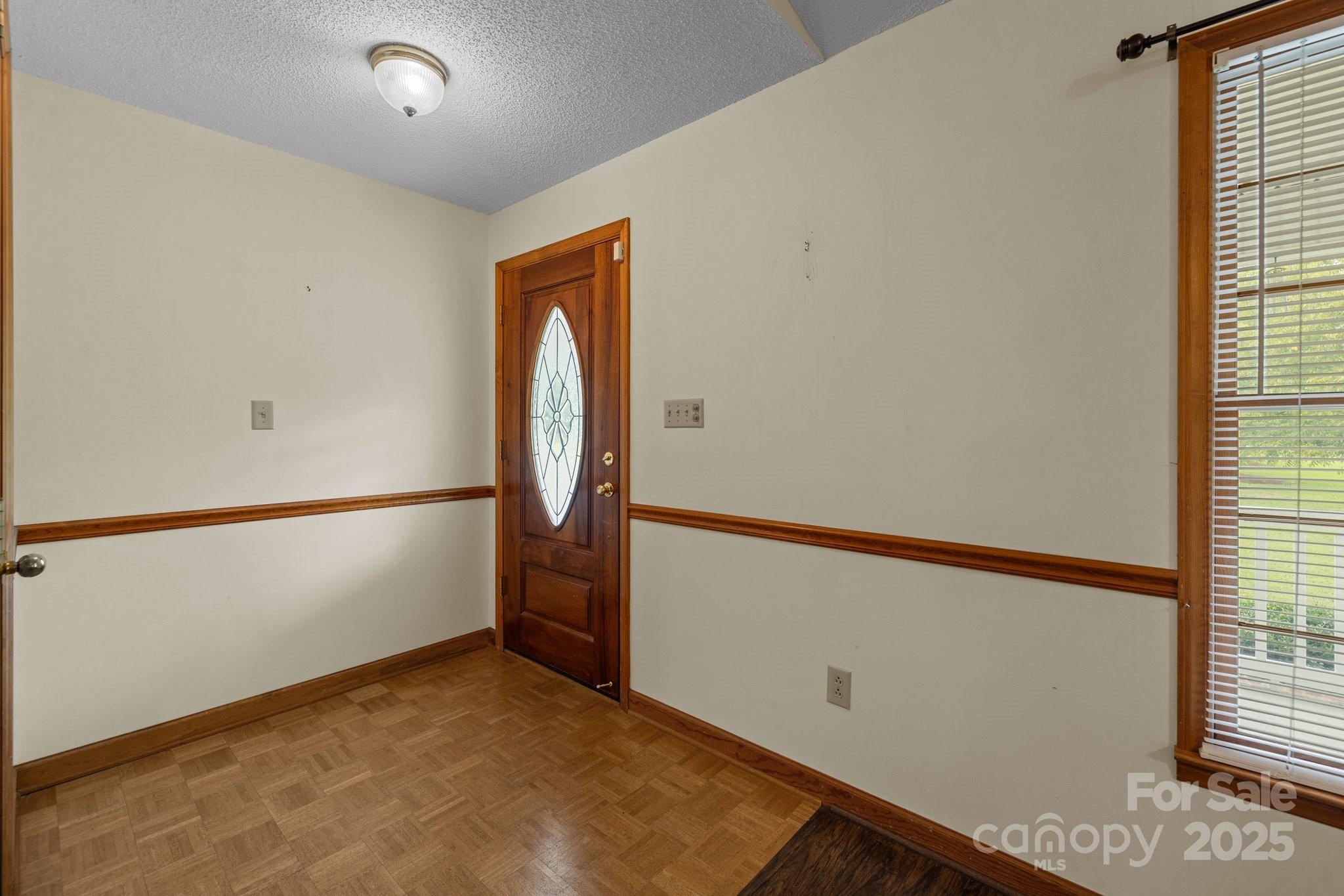 1895 S Arant Street Property Photo 10