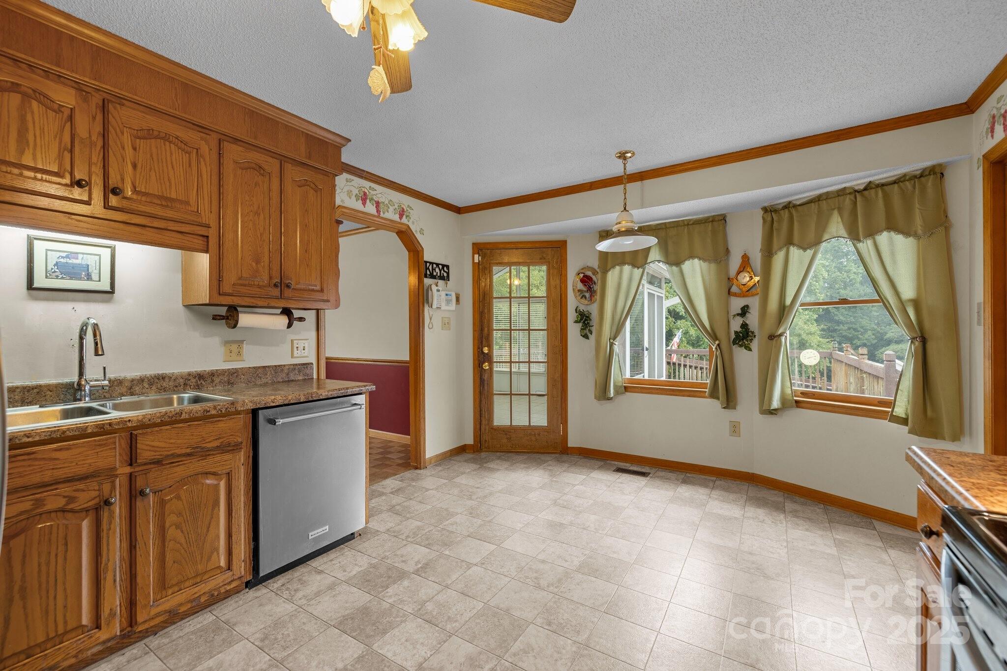 1895 S Arant Street Property Photo 17