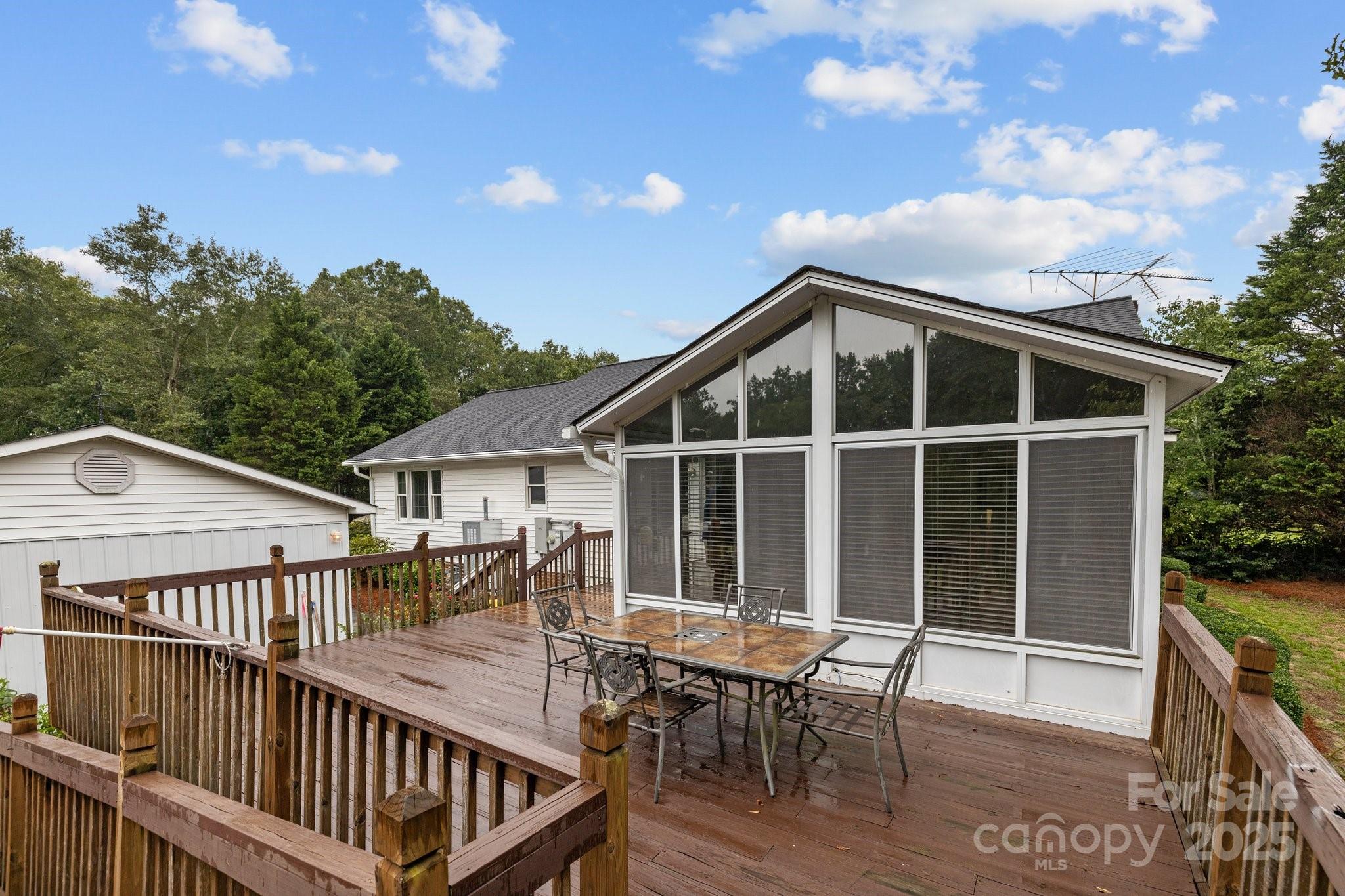 1895 S Arant Street Property Photo 24