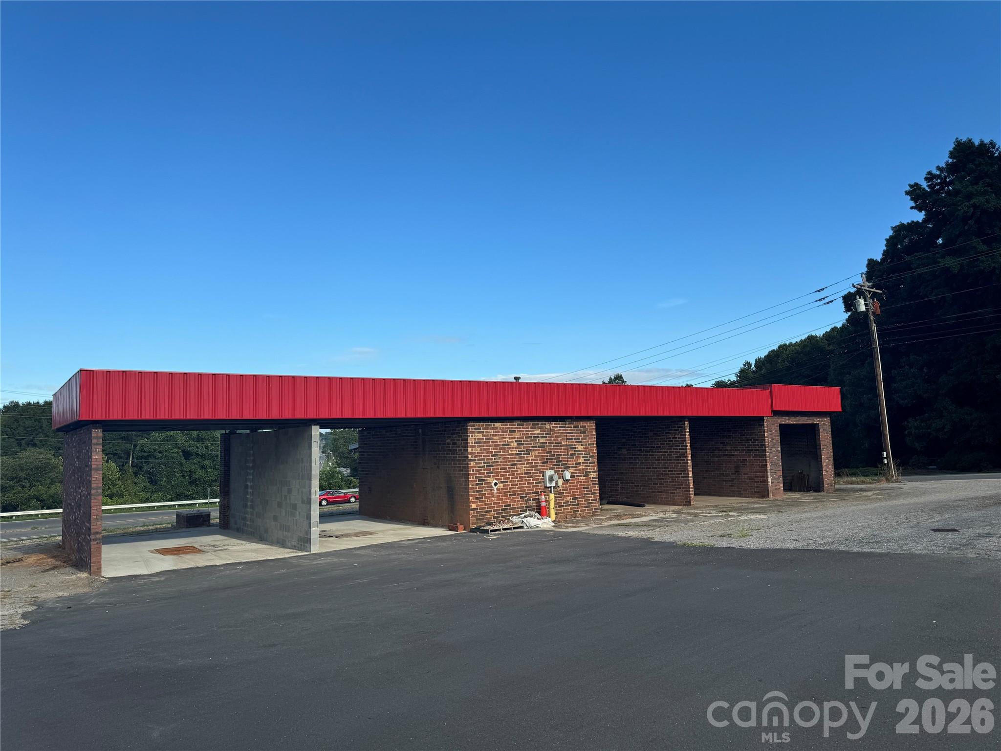 324 Sanford Drive Property Photo 1