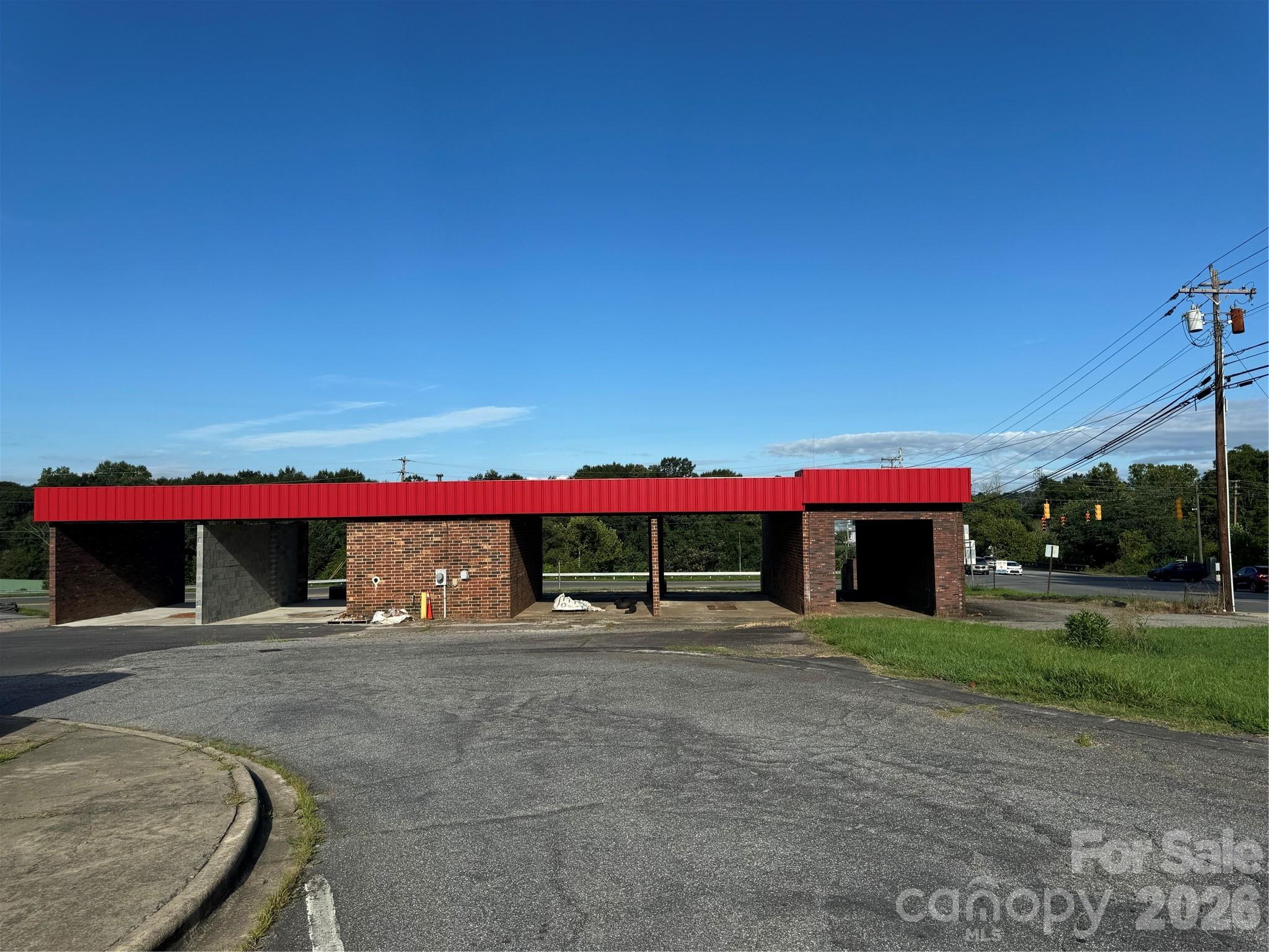 324 Sanford Drive Property Photo 2