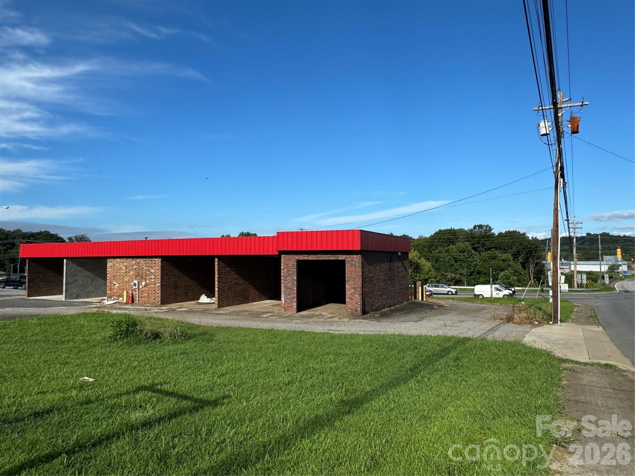 324 Sanford Drive Property Photo 4