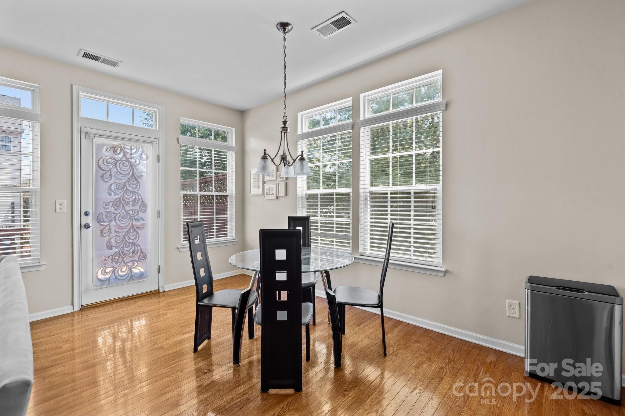 9341 Lenox Pointe Drive Property Photo 6