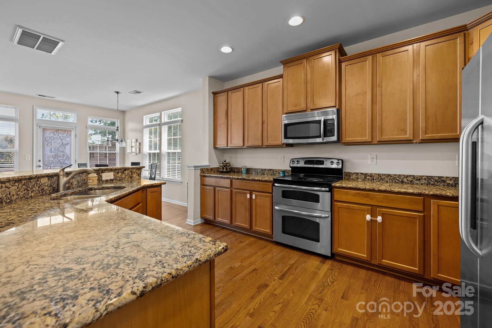 9341 Lenox Pointe Drive Property Photo 10