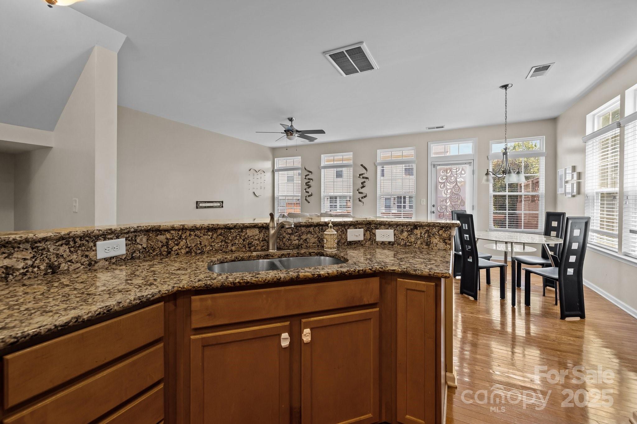 9341 Lenox Pointe Drive Property Photo 11