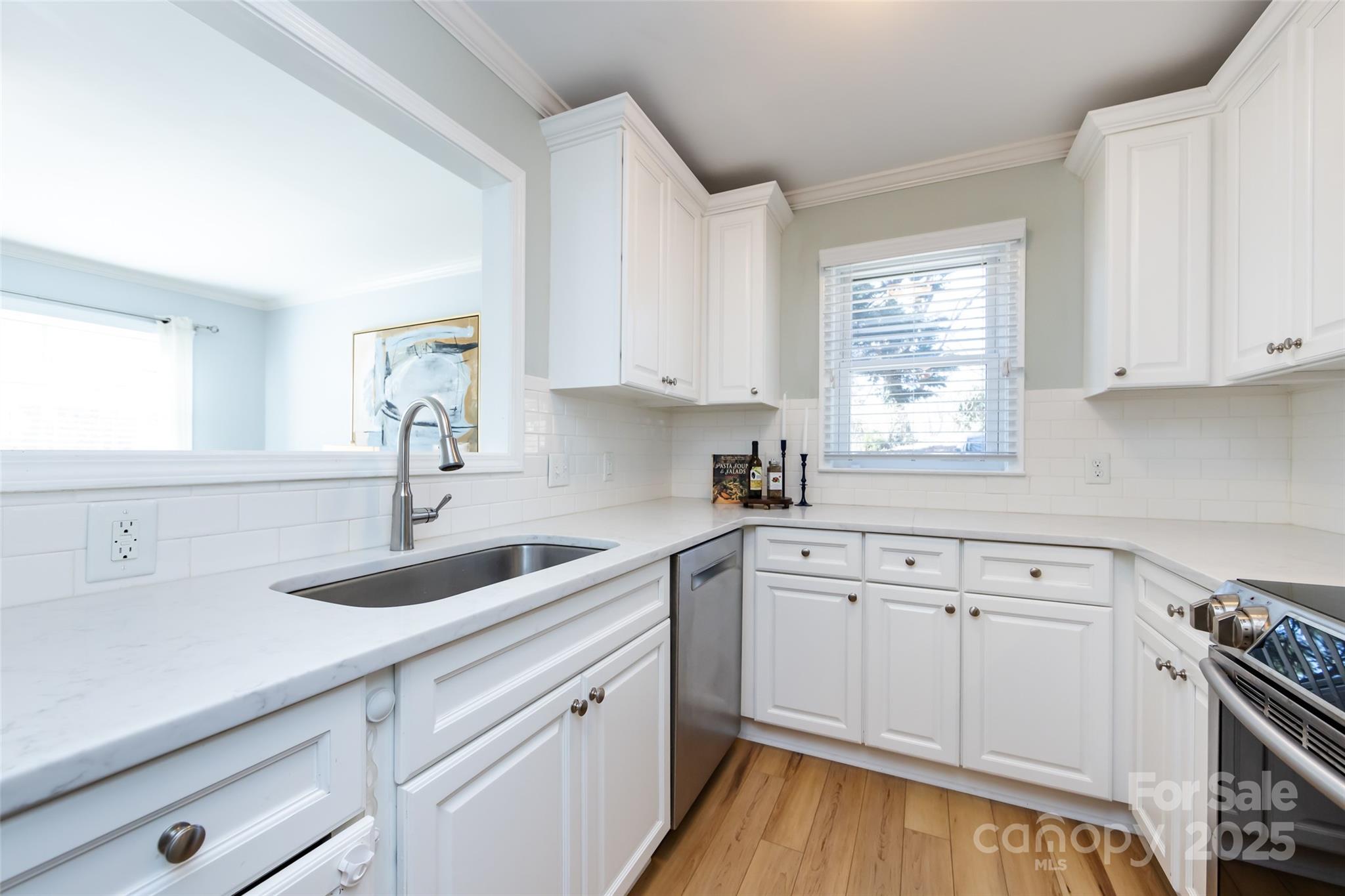 430 Queens Road 712 Property Photo 12