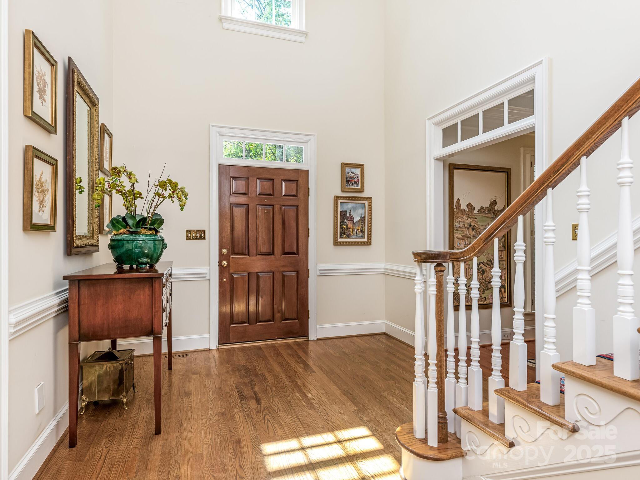 4301 Fairview Oaks Drive Property Photo 4