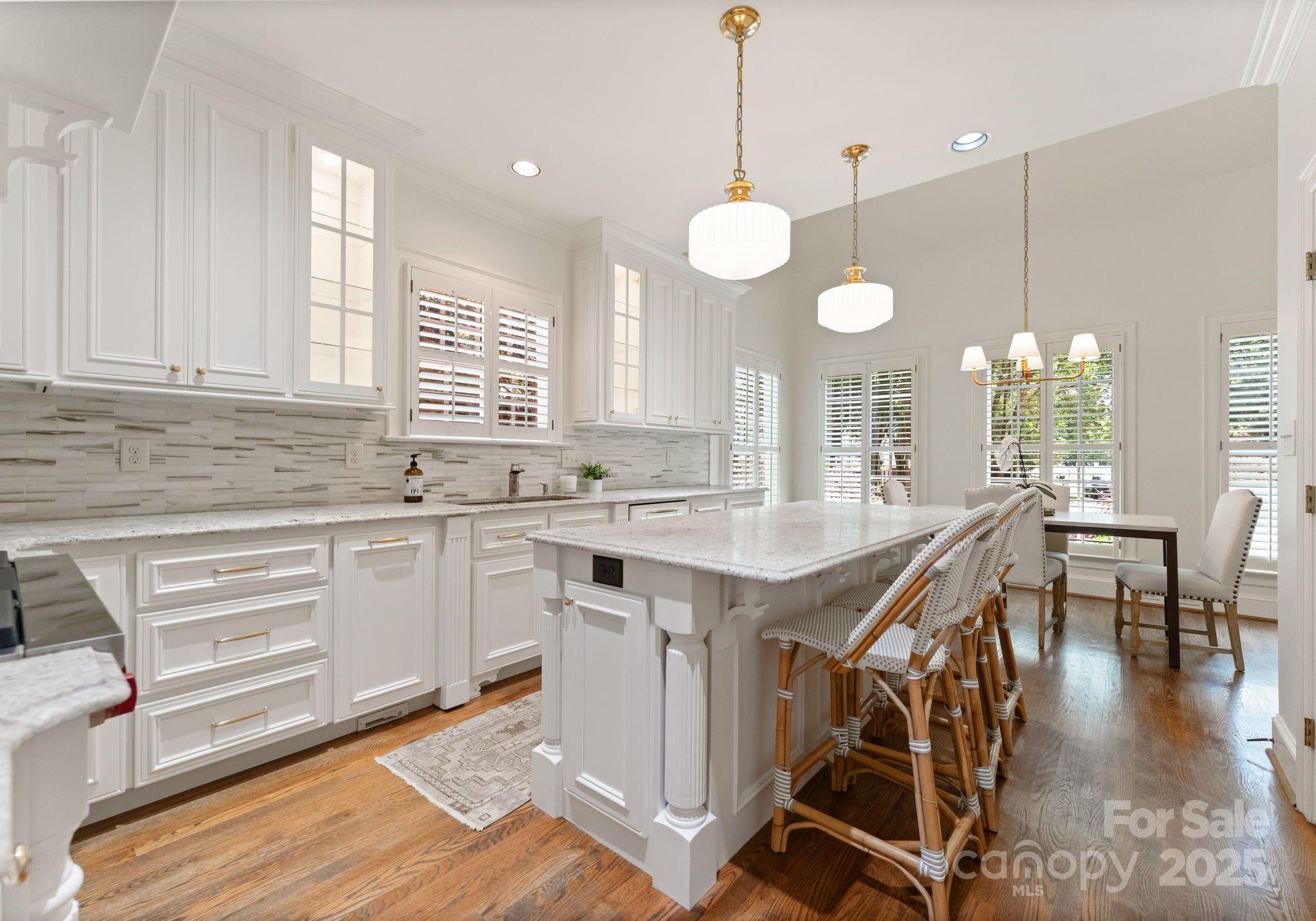 4301 Fairview Oaks Drive Property Photo 18
