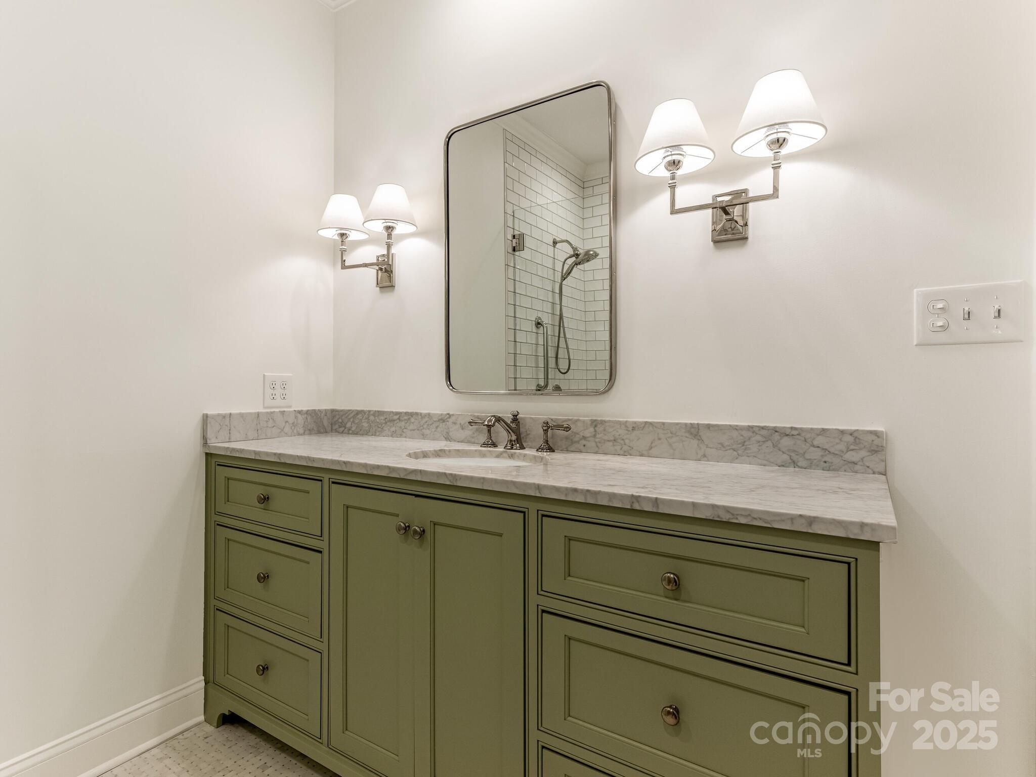 4301 Fairview Oaks Drive Property Photo 22