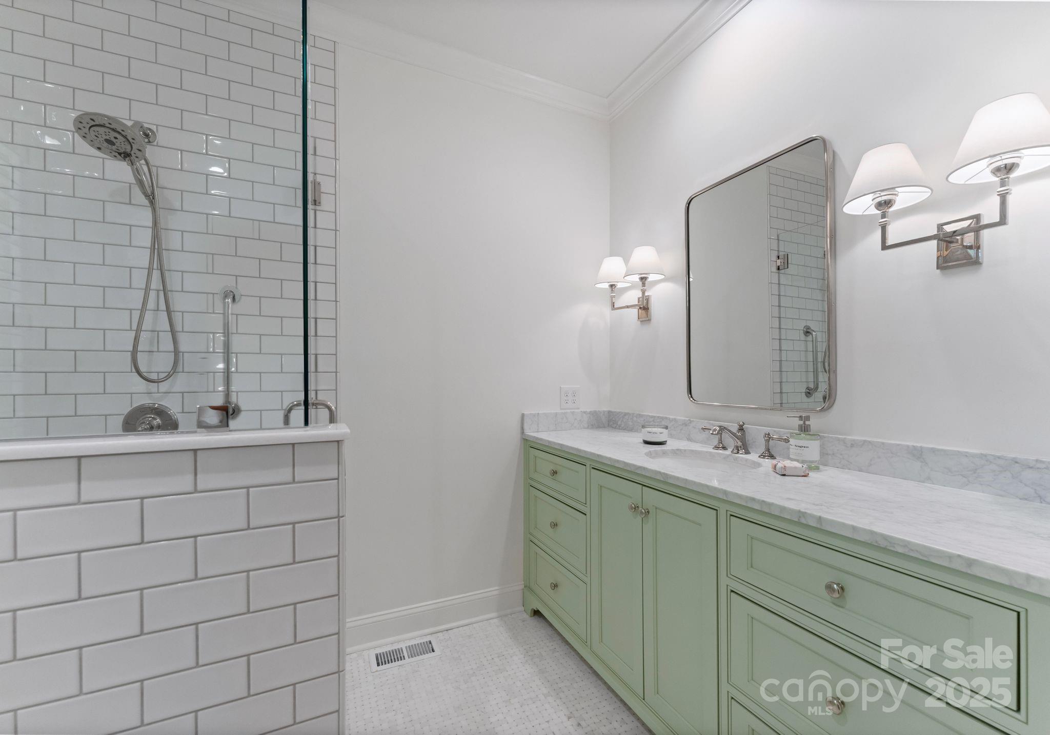 4301 Fairview Oaks Drive Property Photo 22