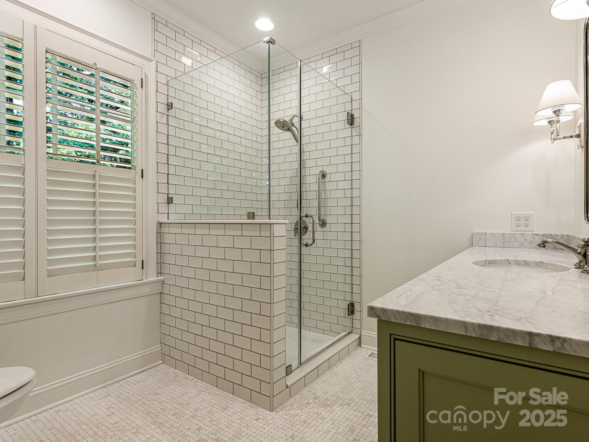 4301 Fairview Oaks Drive Property Photo 23