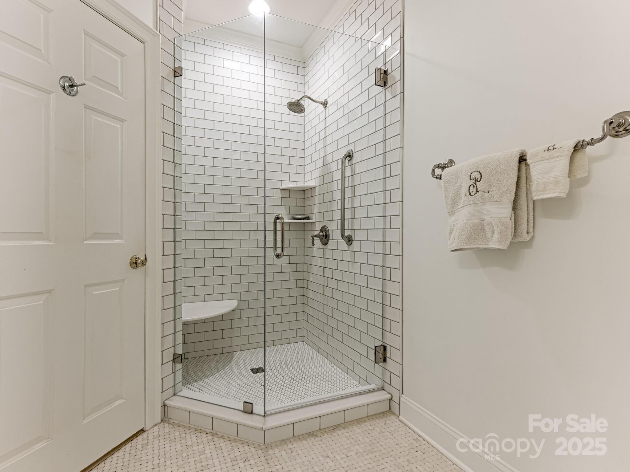 4301 Fairview Oaks Drive Property Photo 25
