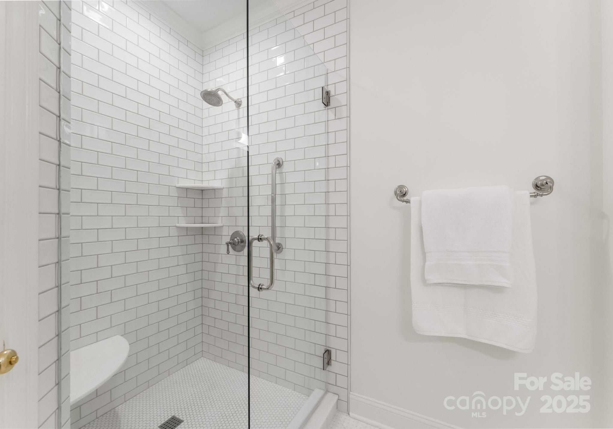 4301 Fairview Oaks Drive Property Photo 25