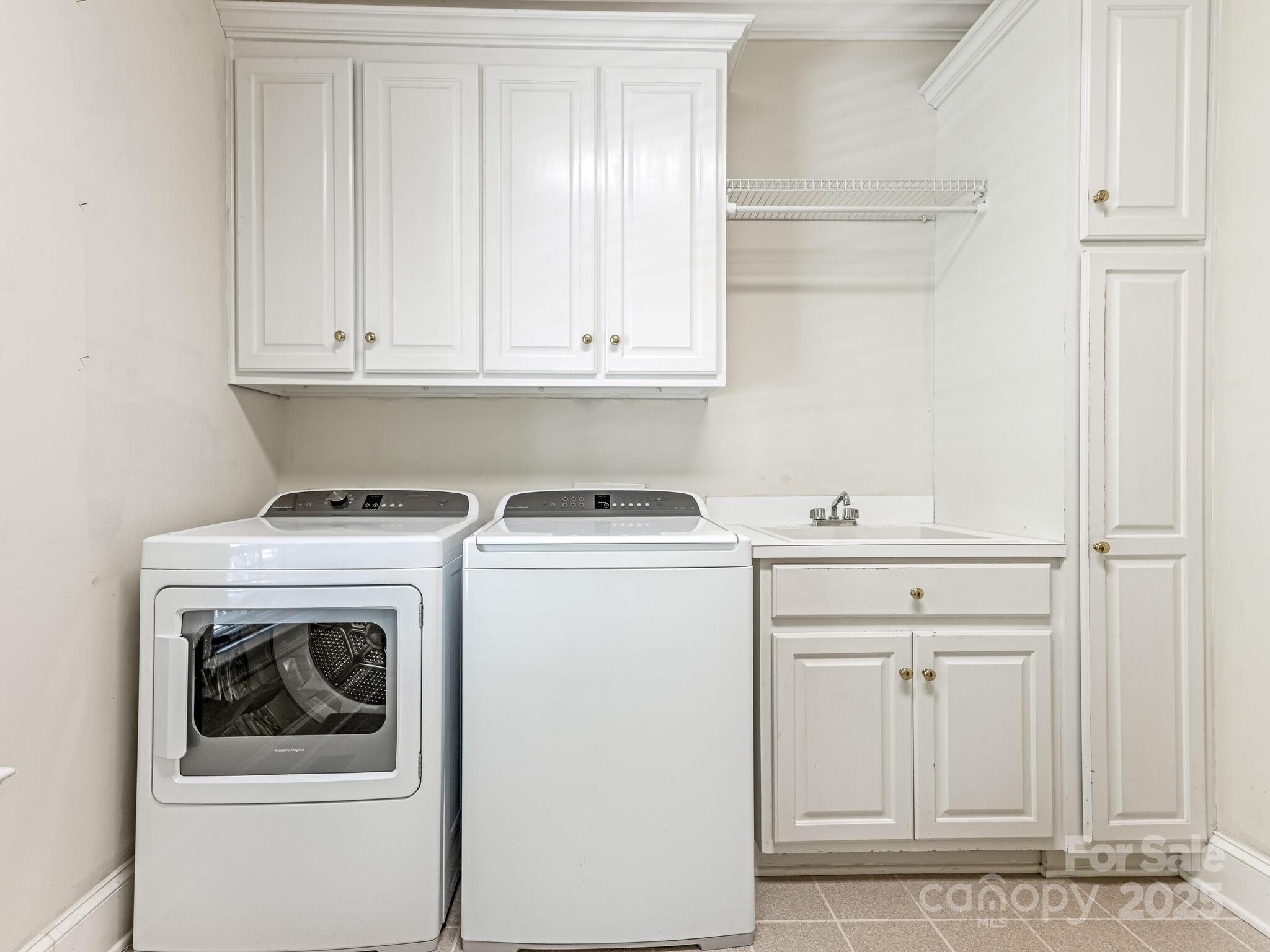 4301 Fairview Oaks Drive Property Photo 26