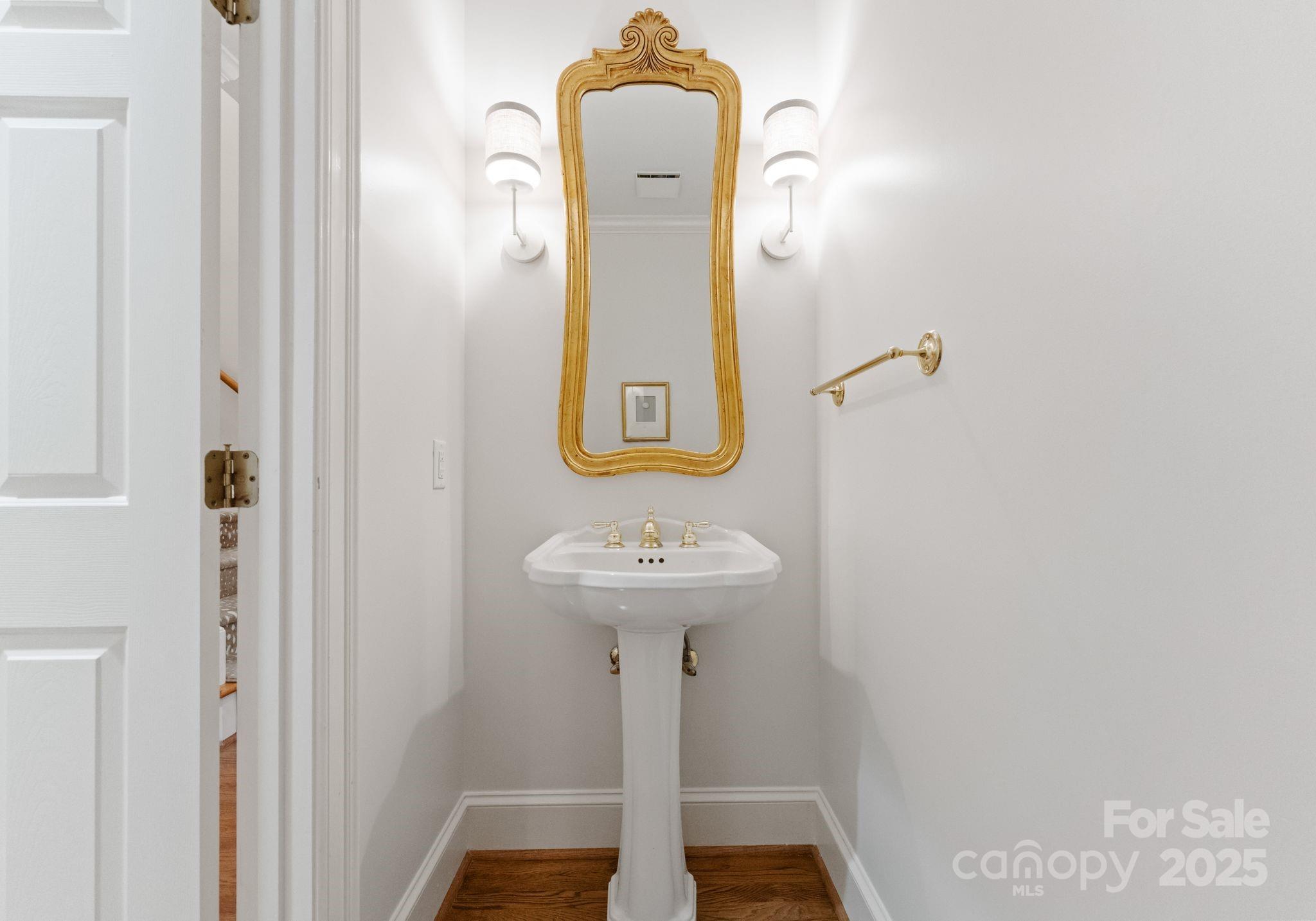 4301 Fairview Oaks Drive Property Photo 27