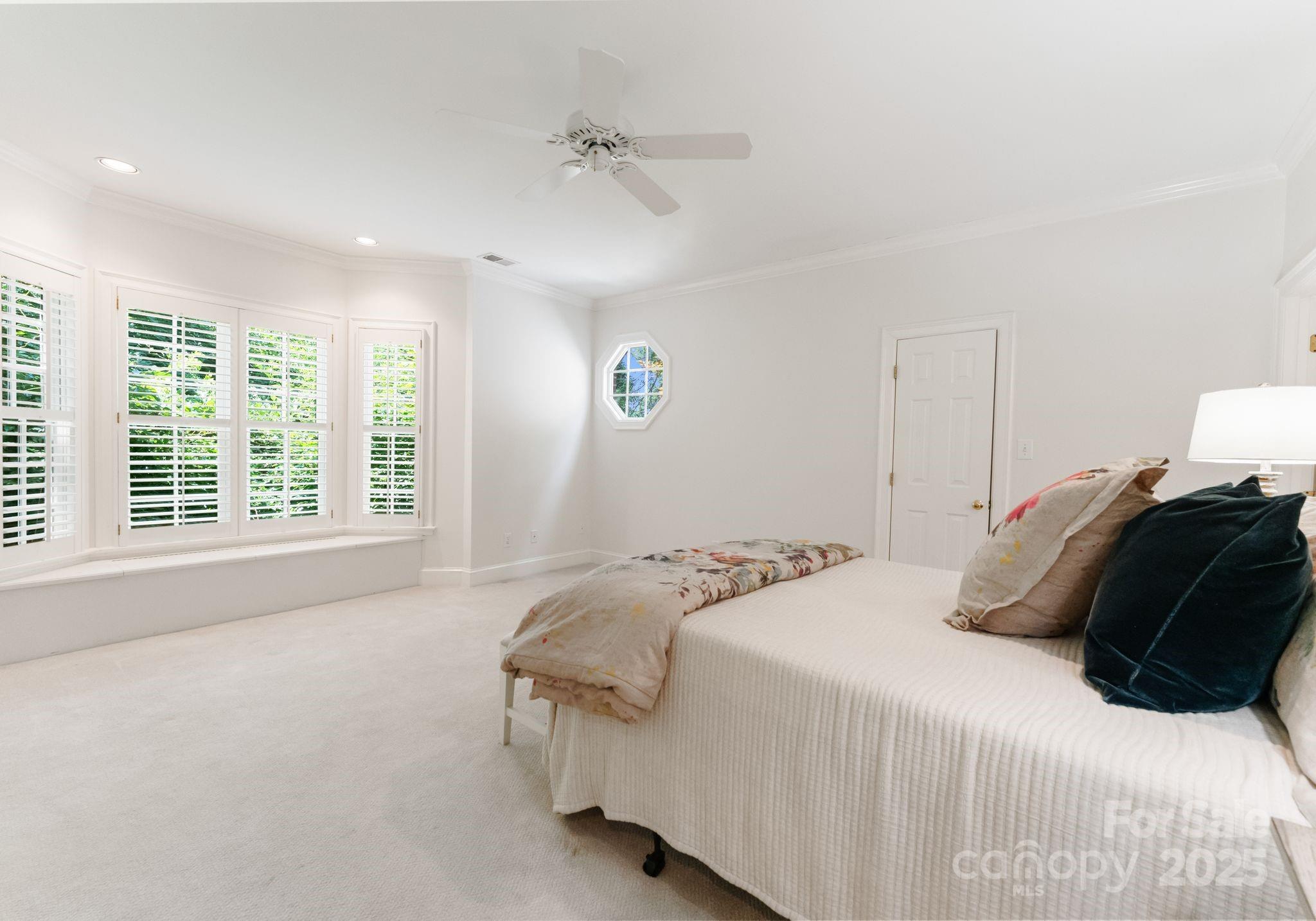 4301 Fairview Oaks Drive Property Photo 32