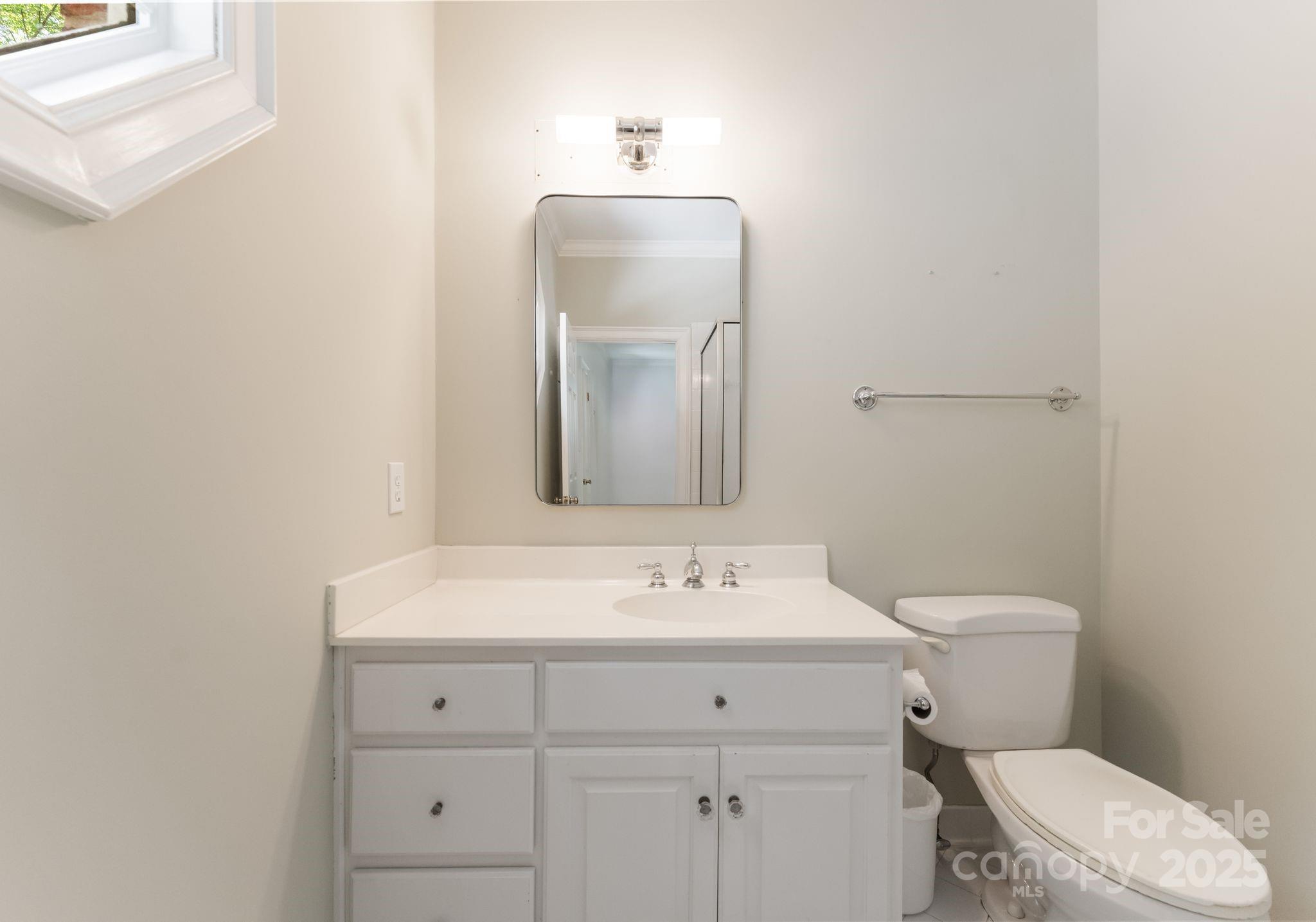 4301 Fairview Oaks Drive Property Photo 34