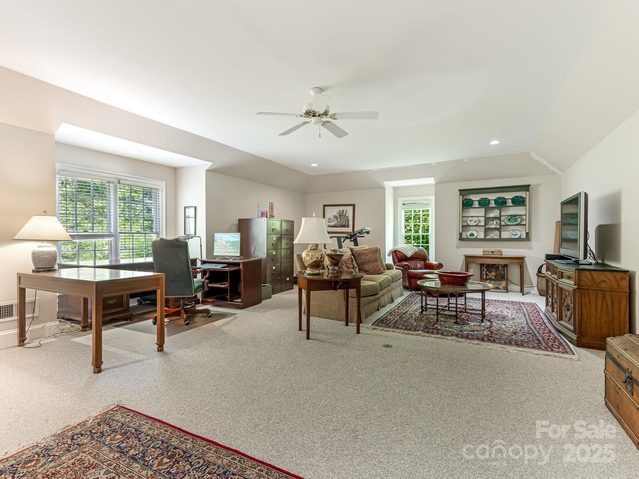 4301 Fairview Oaks Drive Property Photo 36