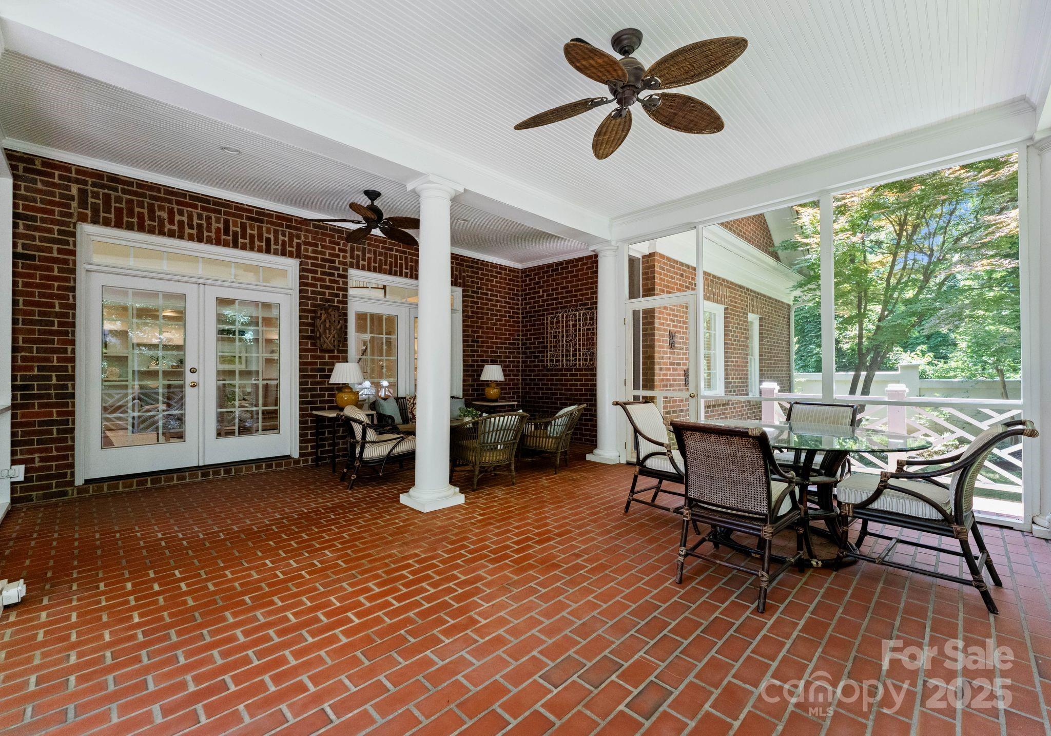 4301 Fairview Oaks Drive Property Photo 39