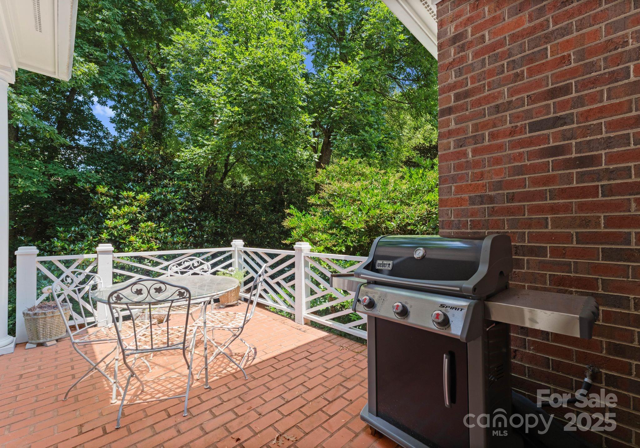 4301 Fairview Oaks Drive Property Photo 40