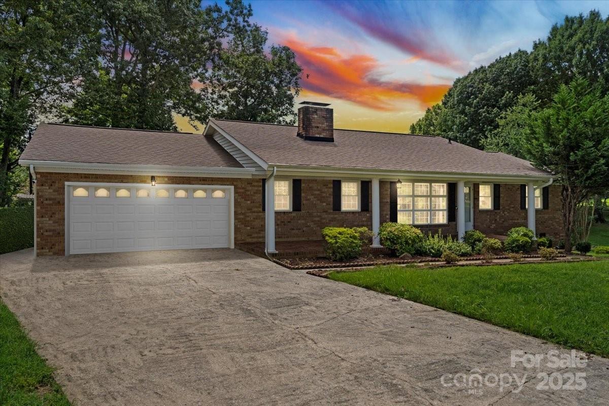2115 Candlewood Drive Property Photo 1