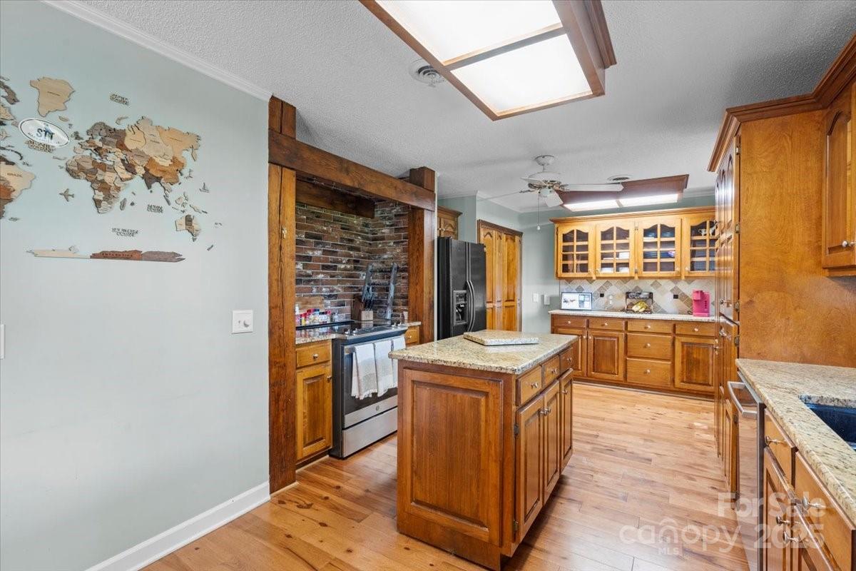 2115 Candlewood Drive Property Photo 6