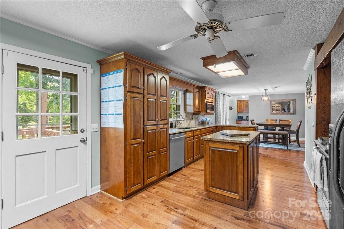 2115 Candlewood Drive Property Photo 10