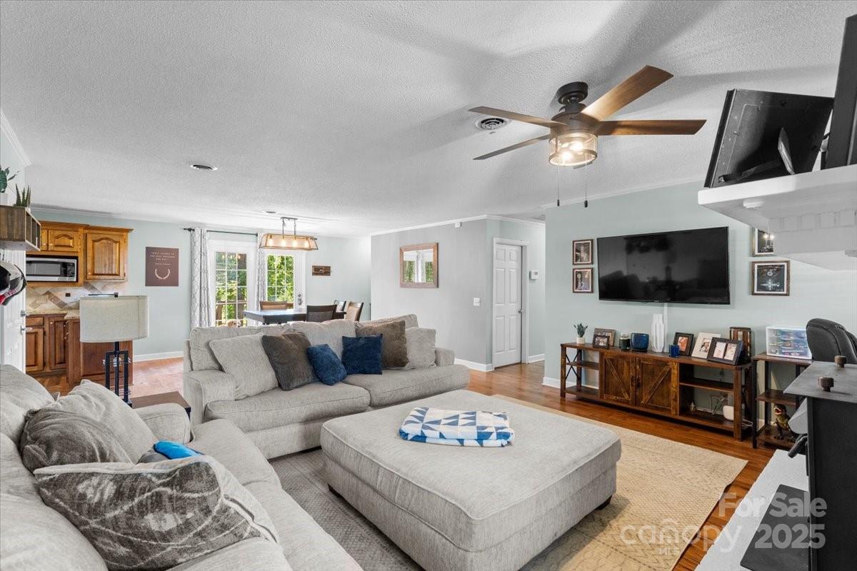 2115 Candlewood Drive Property Photo 16