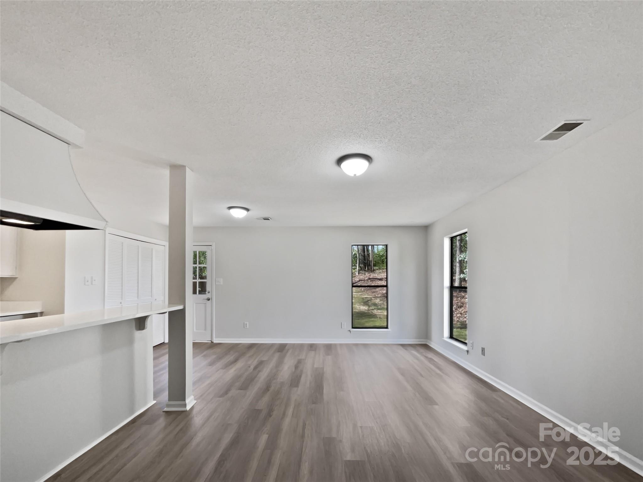 9300 Shackleford Terrace Property Photo 3