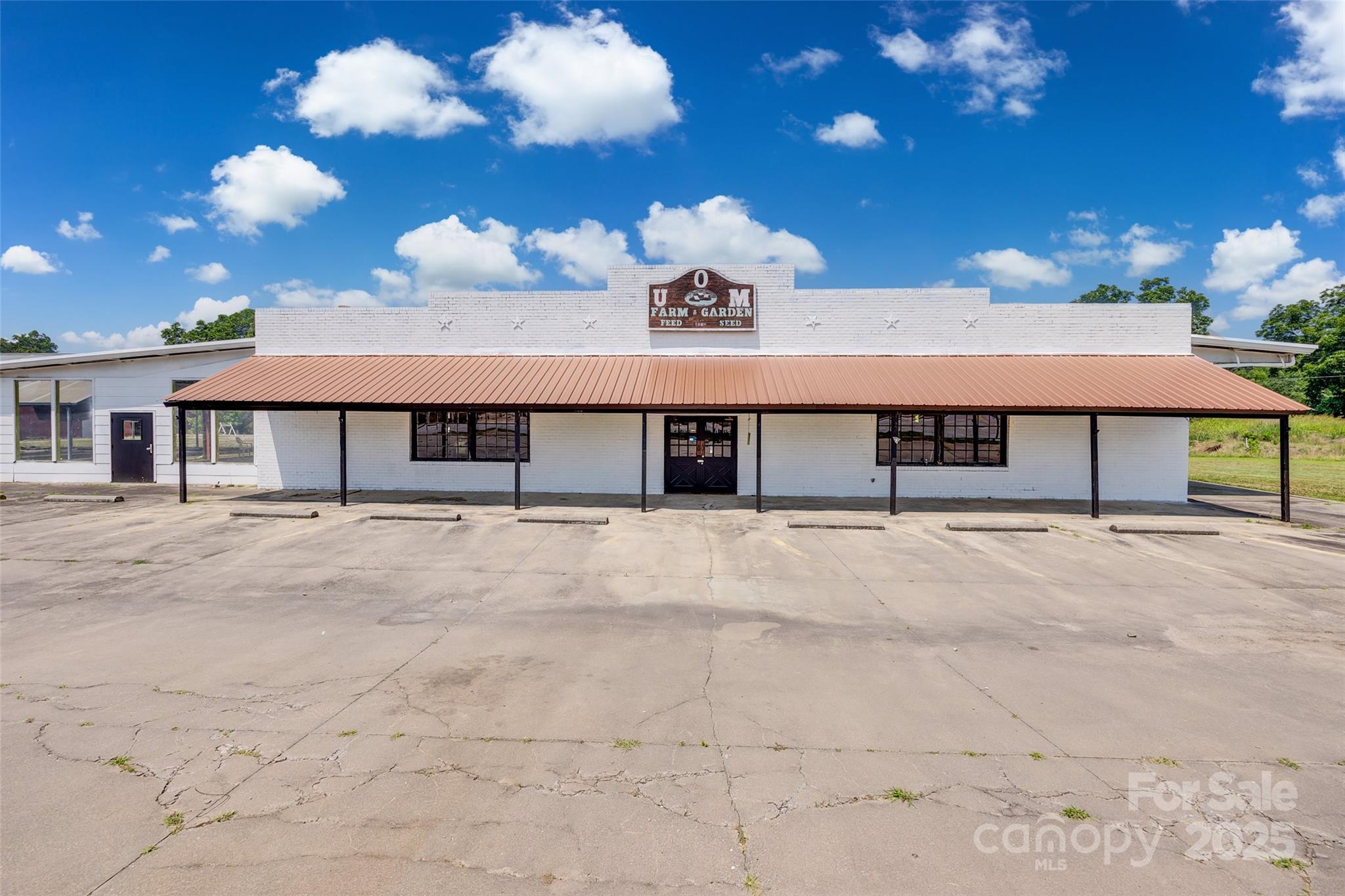 421 N Pinckney Street Property Photo 1