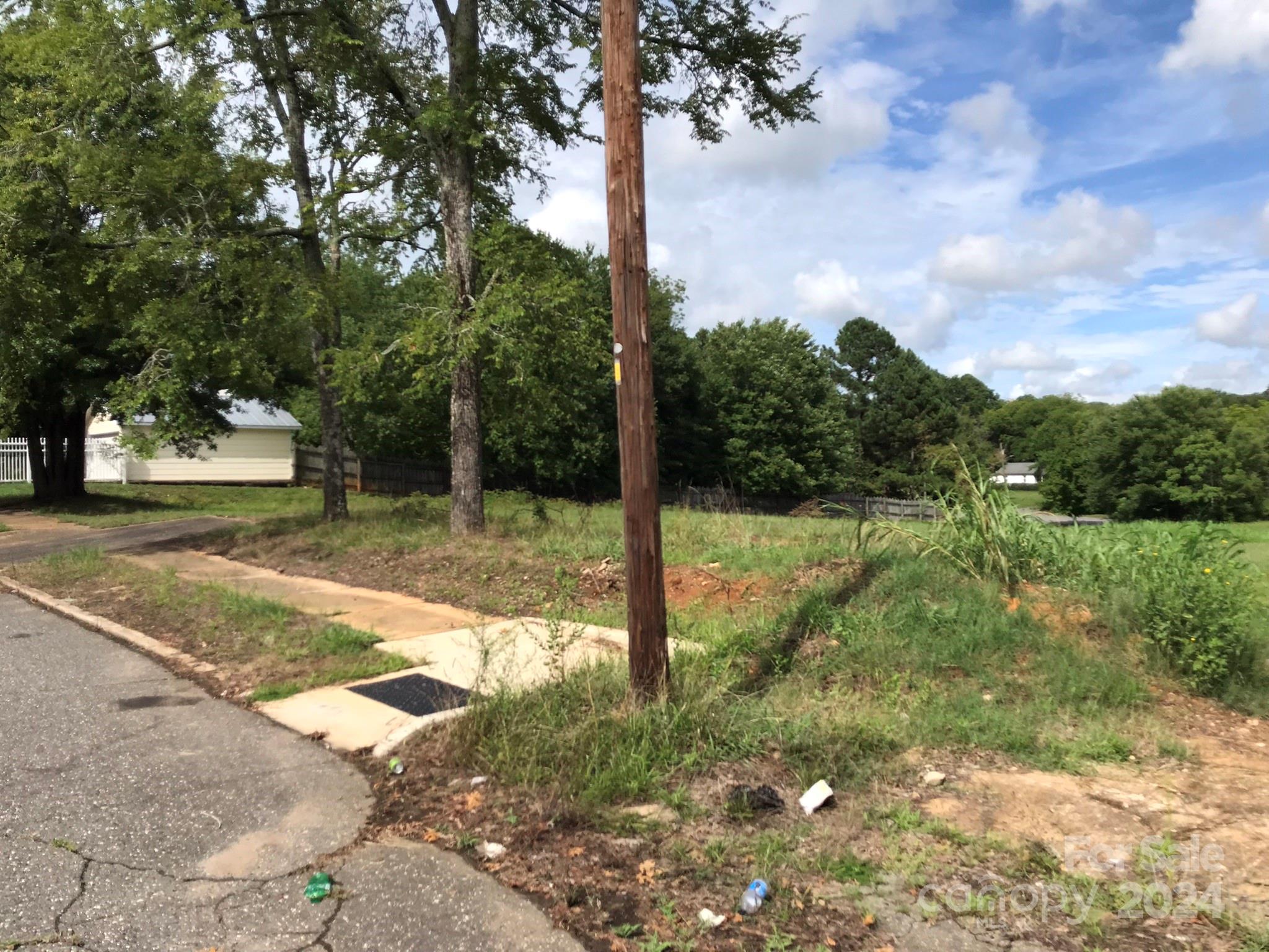 601 N Dekalb Street Property Photo 13