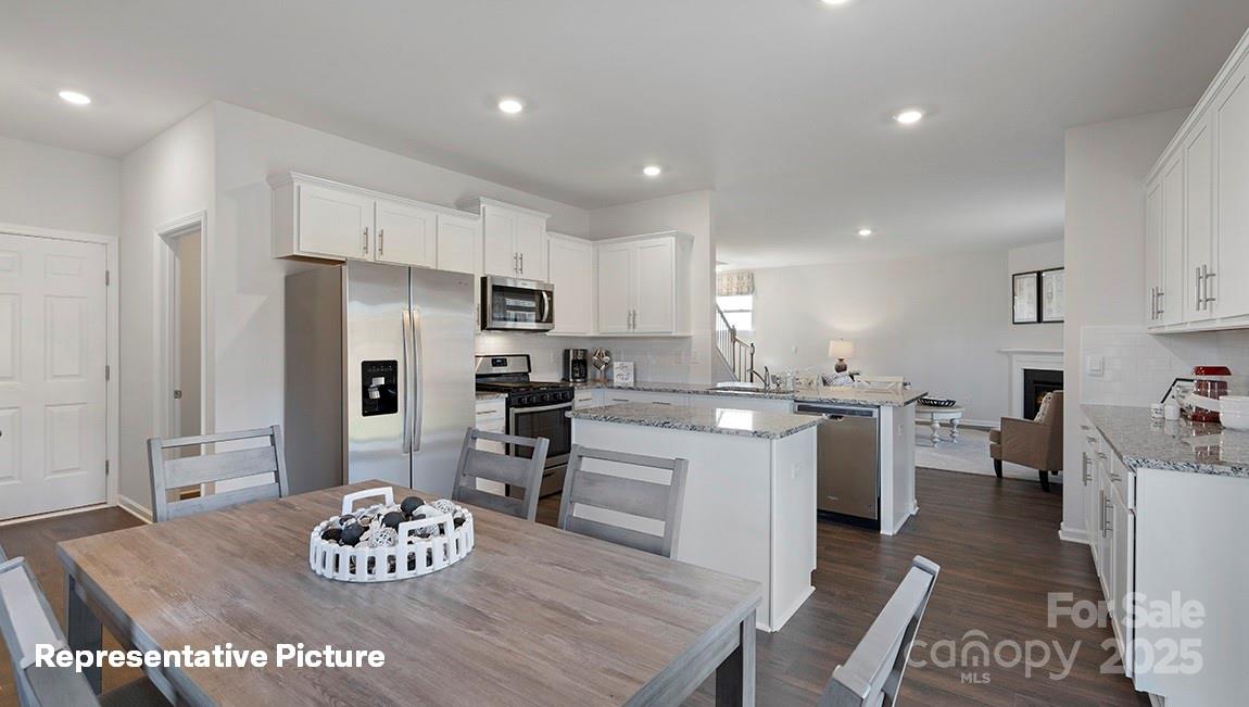 210 Giant Oak Avenue Property Photo 12